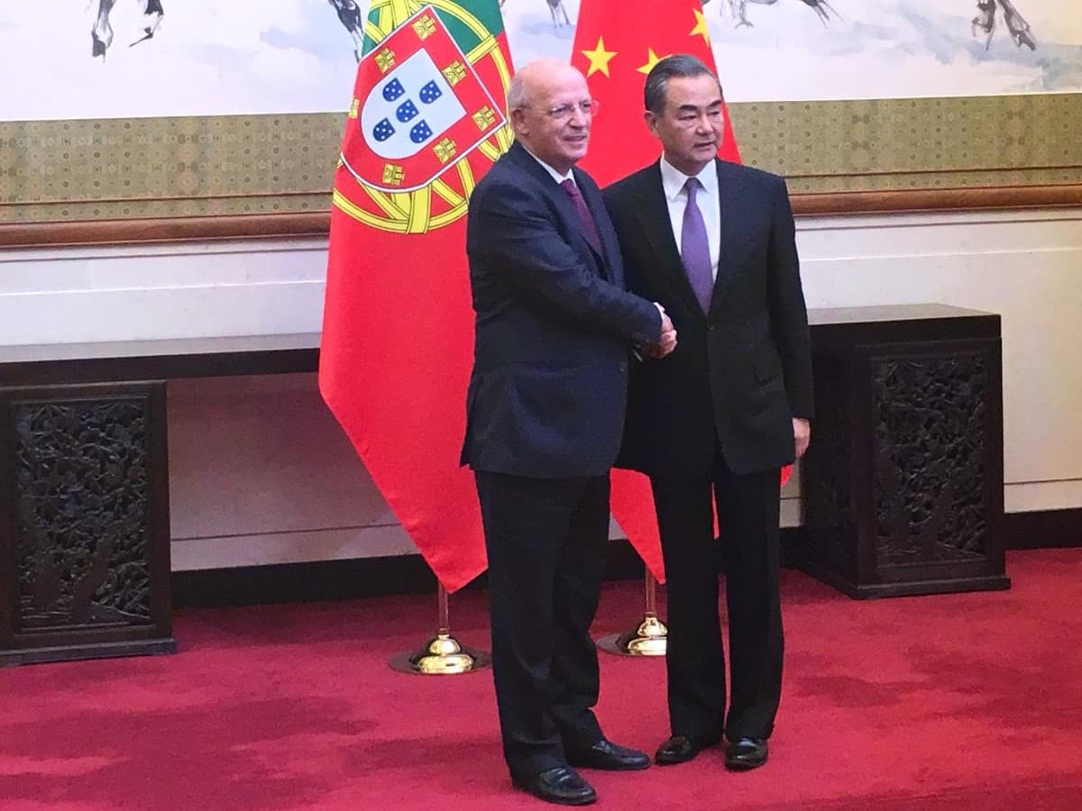 Ministros dos Negócios Estrangeiros de Portugal, Augusto Santos Silva, e da República Popular da China, Wang Yi, Pequim, 22 outubro 2018