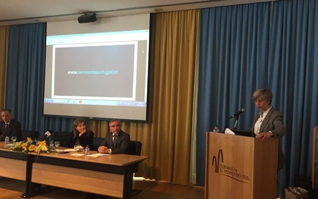 Secretária de Estado da Saúde, Raquel Duarte, e Secretária de Estado do Turismo, Ana Mendes Godinho, na cerimónia de assinatura da reposição da comparticipação dos tratamentos termais, São Pedro do Sul, 10 abril 2019