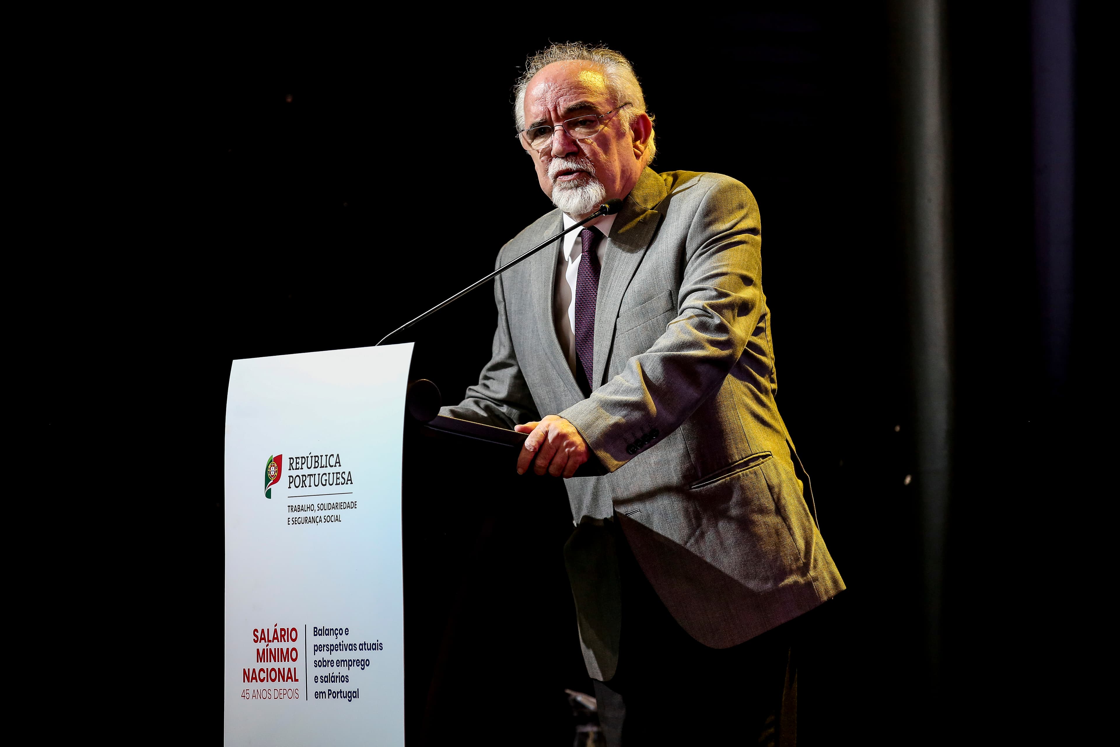 Ministro do Trabalho, Solidariedade e Segurança Social, José António Vieira da Silva, na apresentação de um estudo sobre o Salário Mínimo Nacional, Lisboa, 24 julho 2019 (Foto: Nuno Fox/Lusa)