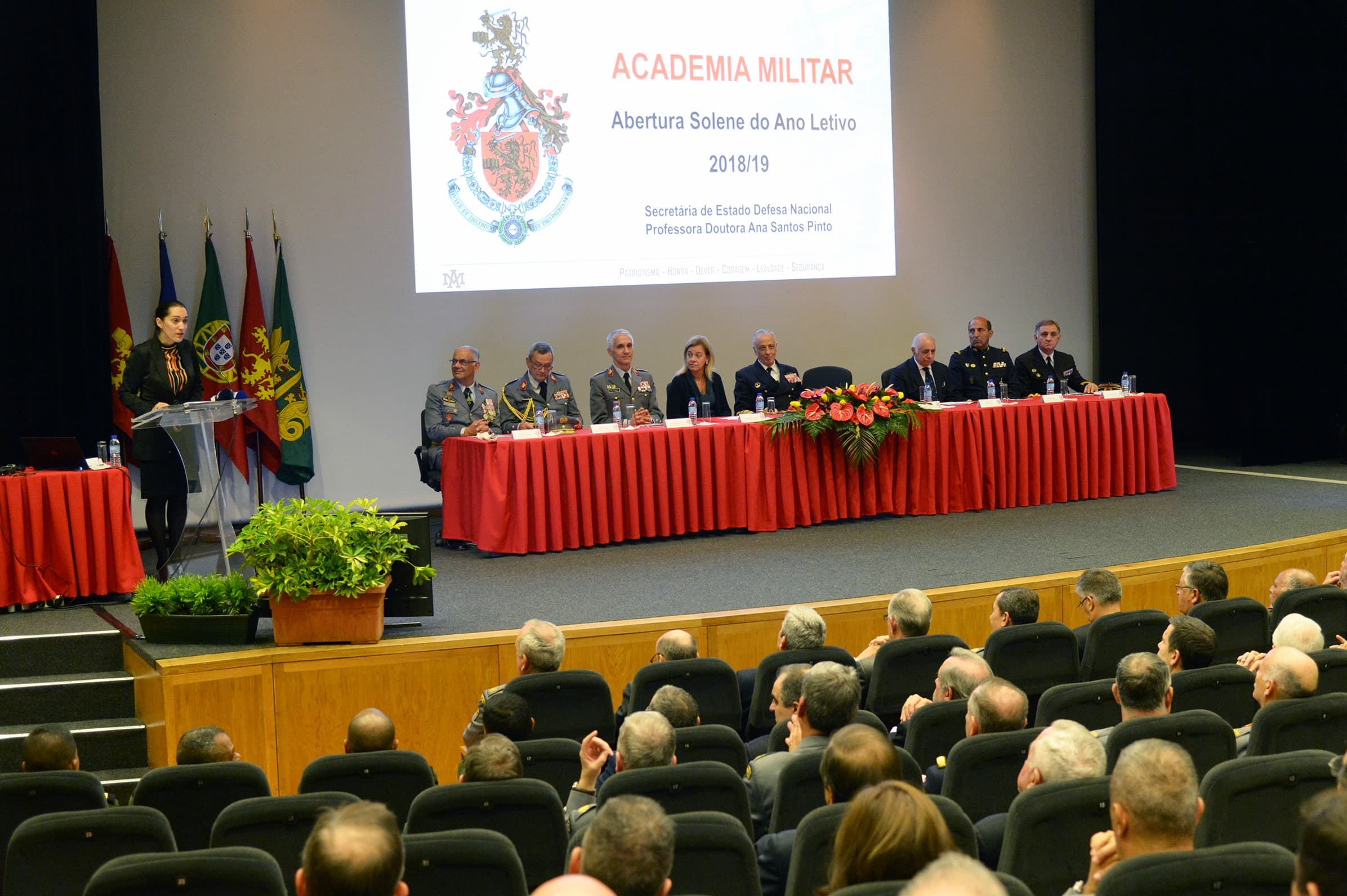 Secretária de Estado da Defesa Nacional, Ana Santos Pinto, na abertura do ano letivo da Academia Militar, Lisboa, 7 novembro 2018