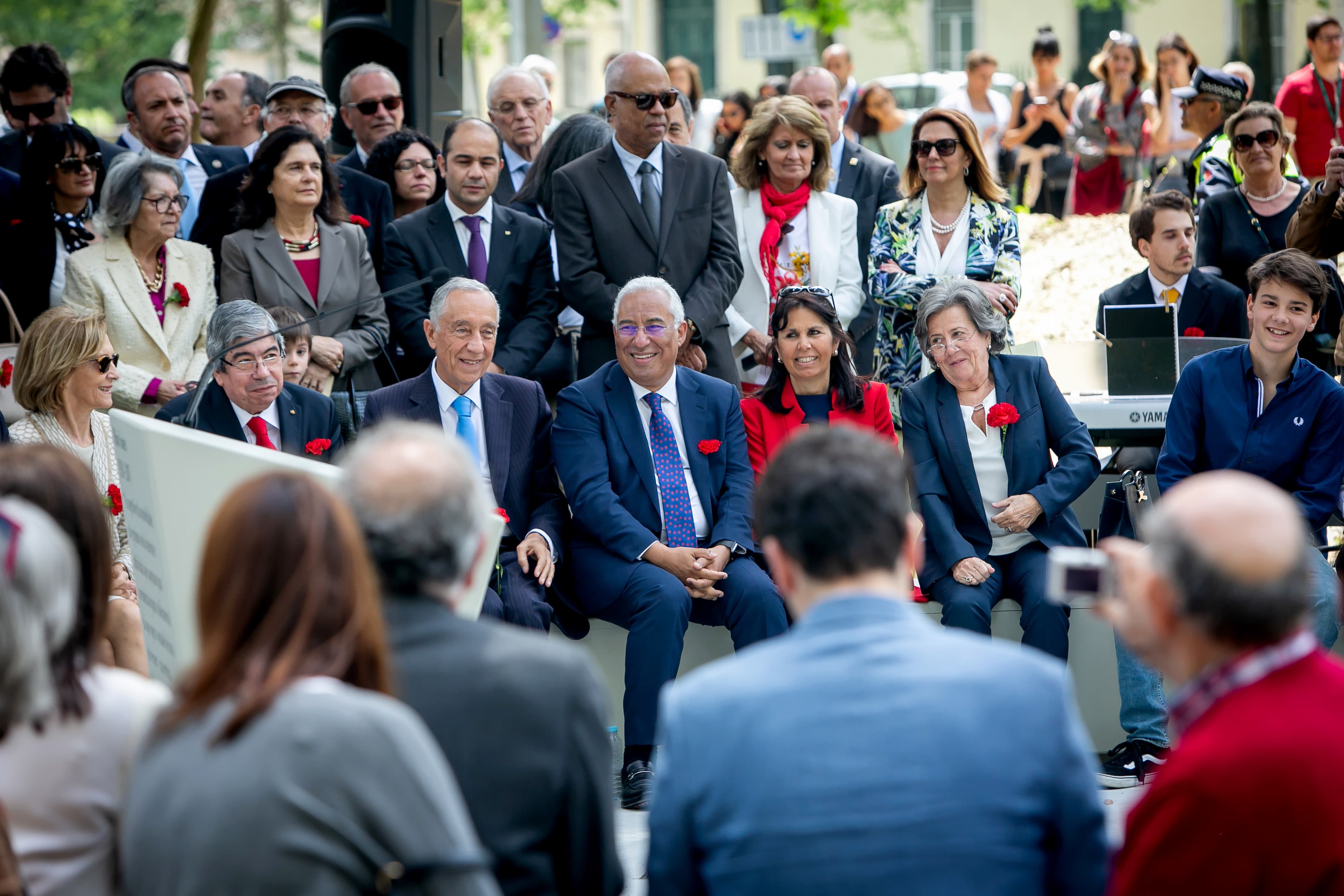 Primeiro-Ministro António Costa, Presidente da República, Marcelo Rebelo de Sousa, e Presidente da Assembleia da República, Ferro Rodrigues, na inauguração do Jardim Mário Soares, Lisboa, 25 abril 2018 (Foto: Paulo Vaz Henriques)