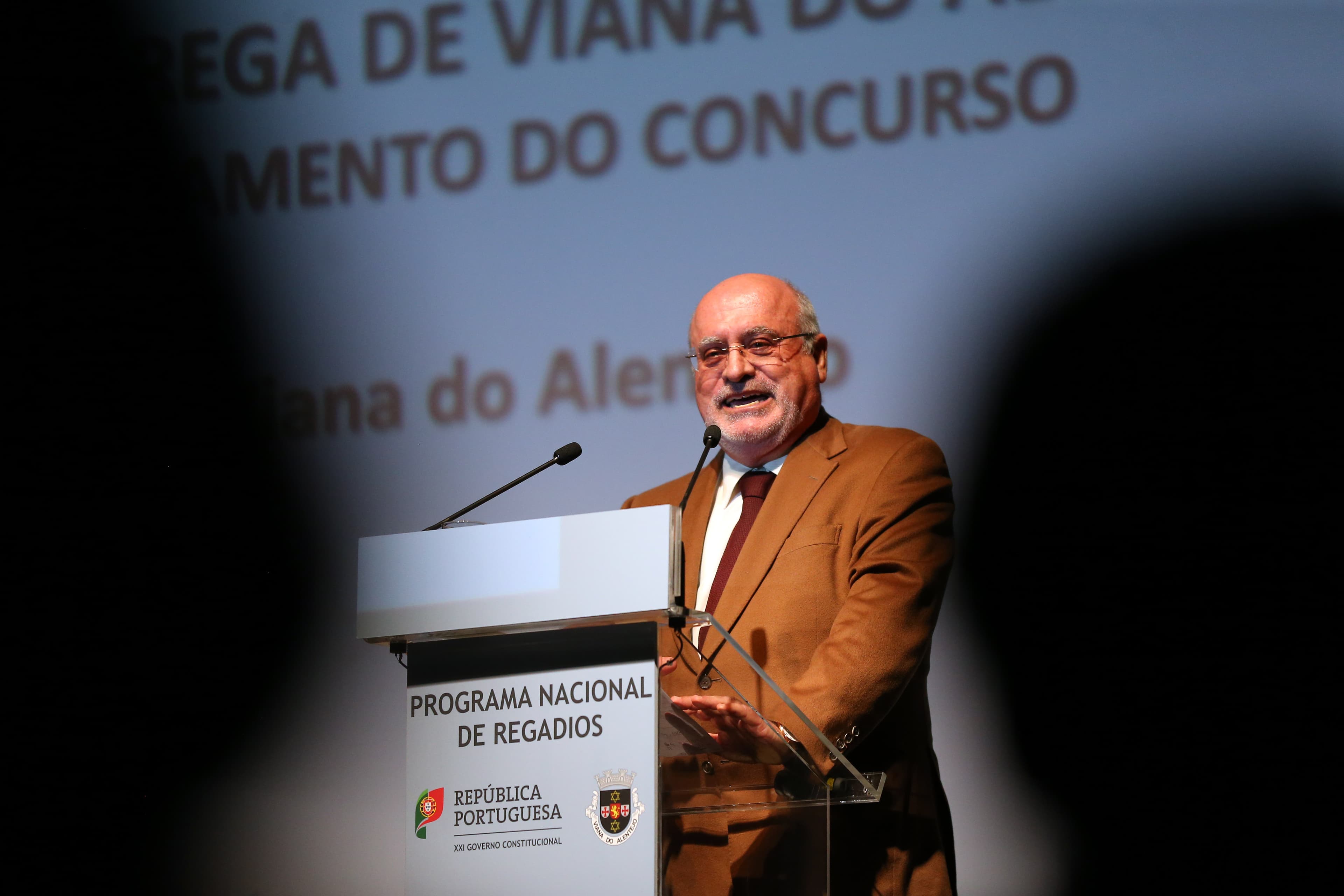 Ministro da Agricultura, Florestas e Desenvolvimento Rural, Capoulas Santos, lançamento do concurso para a construção do Bloco de Rega de Viana do Alentejo, 11 janeiro 2019 (foto: Nuno Veiga/Lusa)