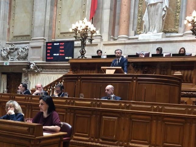 Ministro das Infraestruturas e da Habitação, Pedro Nuno Santos, durante o debate sobre transportes públicos na Assembleia da República, Lisboa, 31 maio 2019