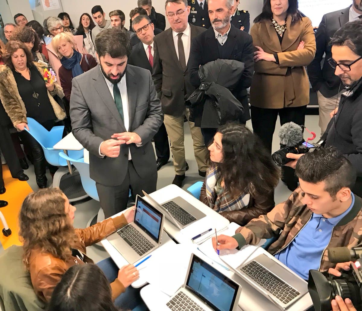 Ministro da Educação, Tiago Brandão Rodrigues, na inauguração de duas salas de aula de ambientes educativos inovadores, Chamusca, 15 dezembro 2017