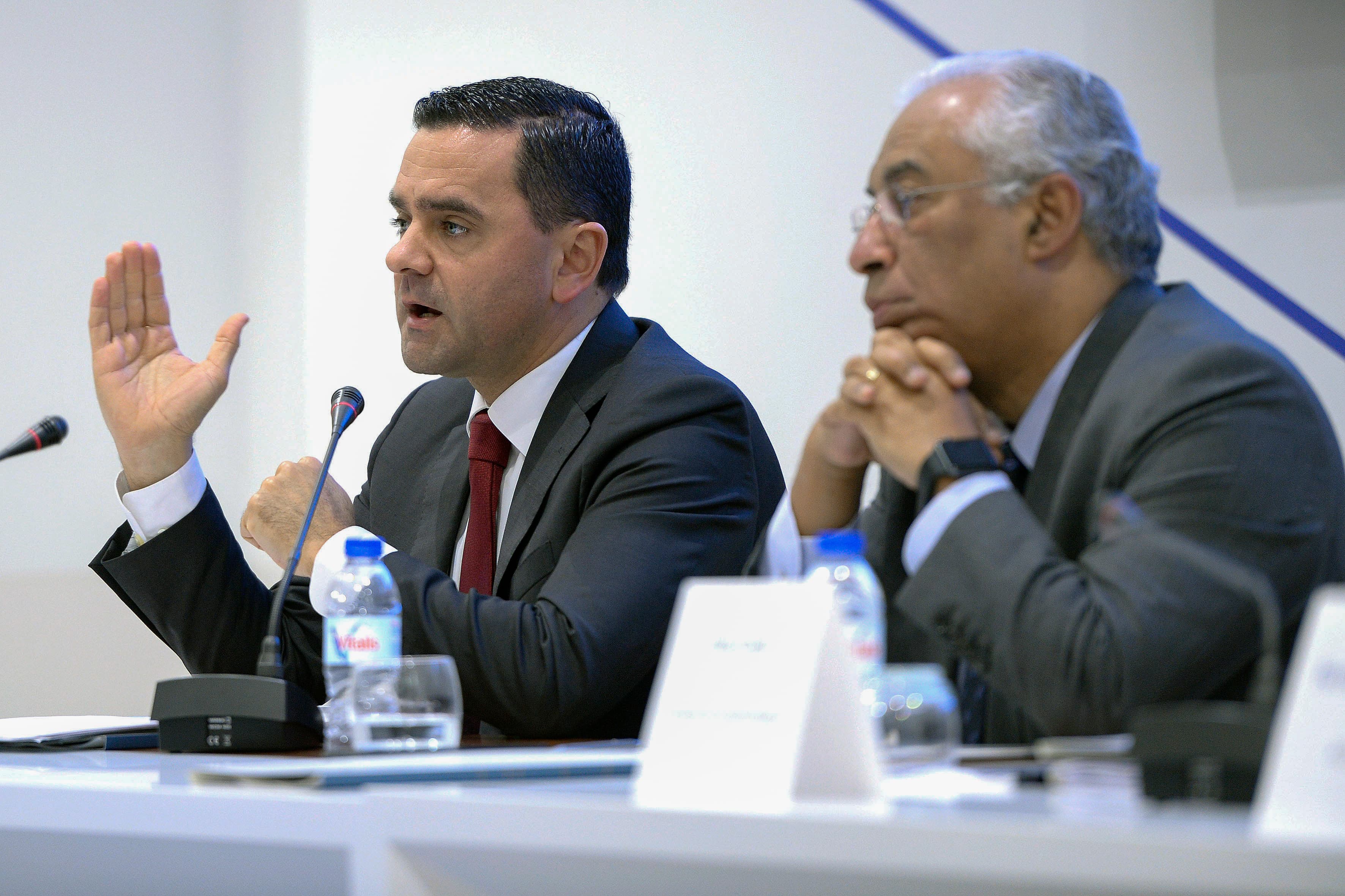 Primeiro-Ministro António Costa e Ministro do Planeamento e das Infraestruturas, Pedro Marques, na reunião do Conselho Regional do Norte, Matosinhos, 8 janeiro 2018 (Foto: Fernando Veludo/Lusa)