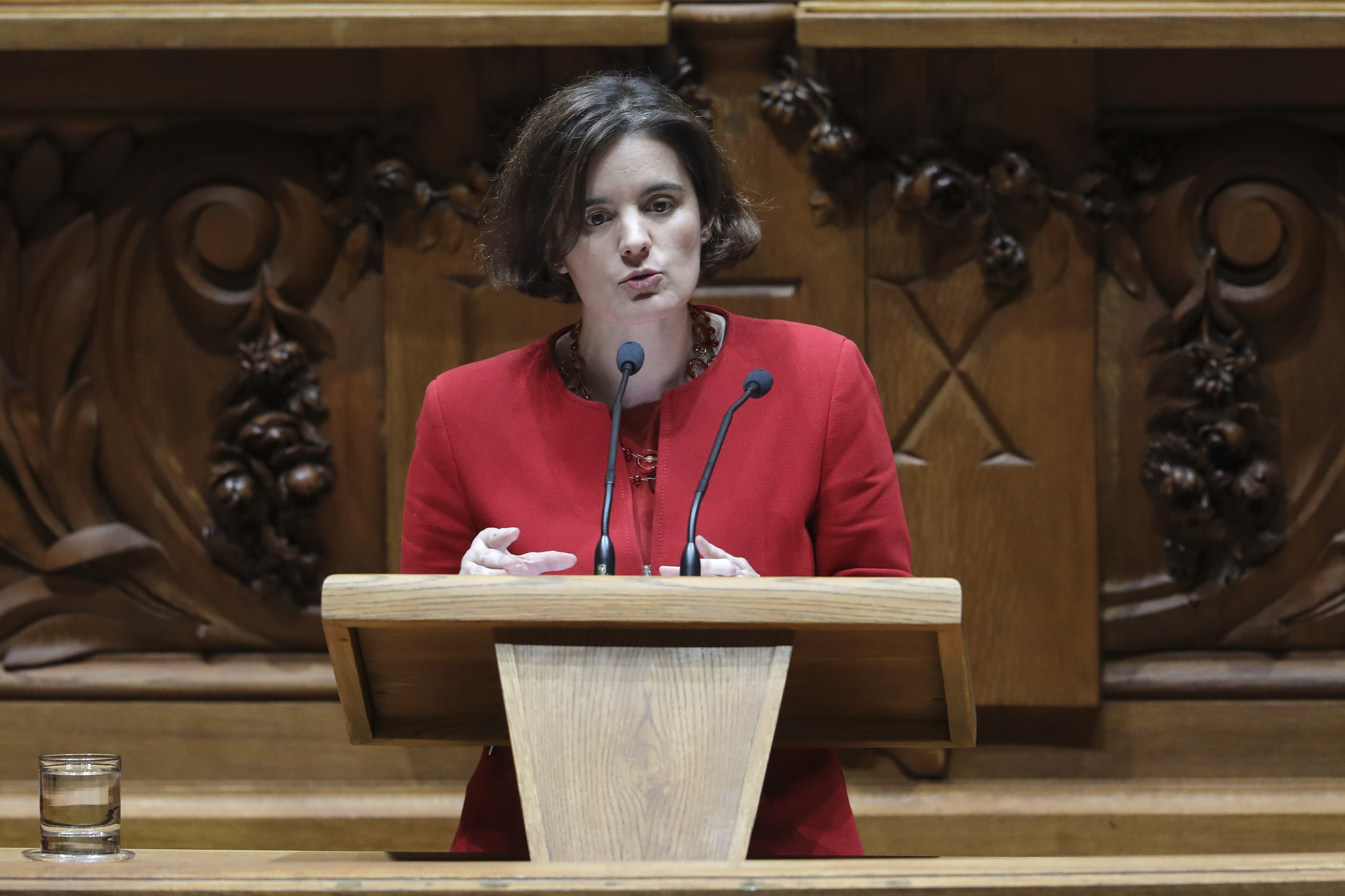 Ministra da Presidência e da Modernização Administrativa, Mariana Vieira da Silva, no encerramento do debate da moção de censura do CDS/PP ao Governo Assembleia da República, 20 fevereiro 2019 (foto: Miguel A. Lopes/Lusa)