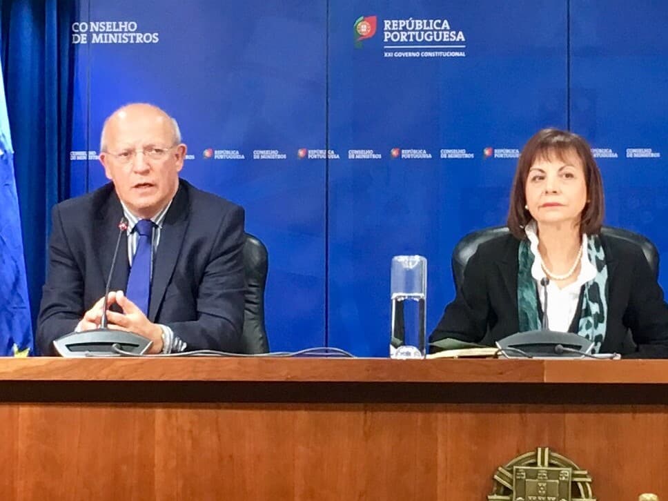 Ministros dos Negócios Estrangeiros, Santos Silva, e da Presidência e Modernização Administrativa, Maria Manuel Leitão Marques, na conferência de imprensa do Conselho de Ministros, 24 janeiro 2019