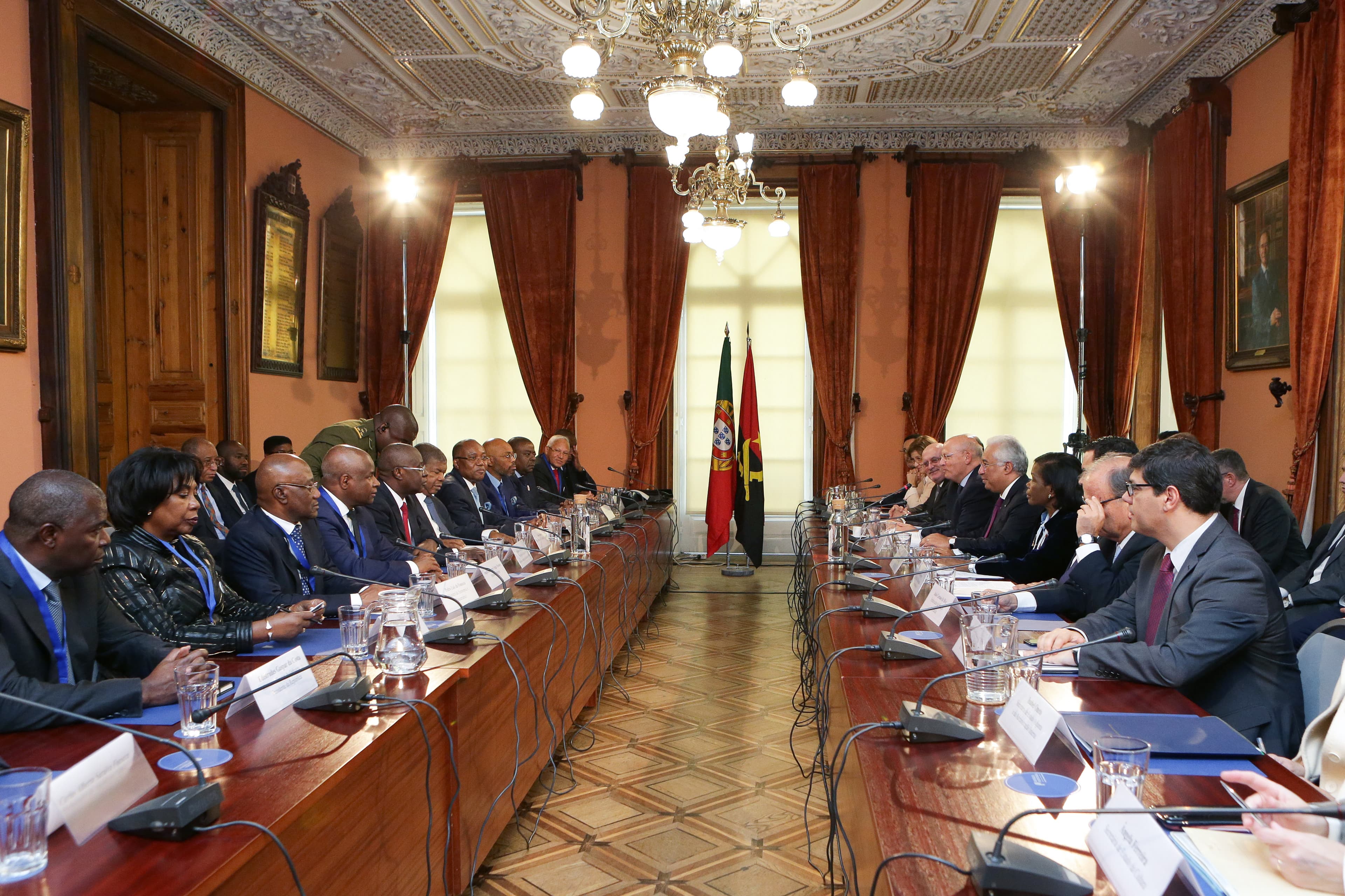 Primeiro-Ministro António Costa e Presidente da República de Angola, João Lourenço, e respetivas delegações, Porto, 223 novembro 2018 (Foto: Estela Silva/Lusa)
