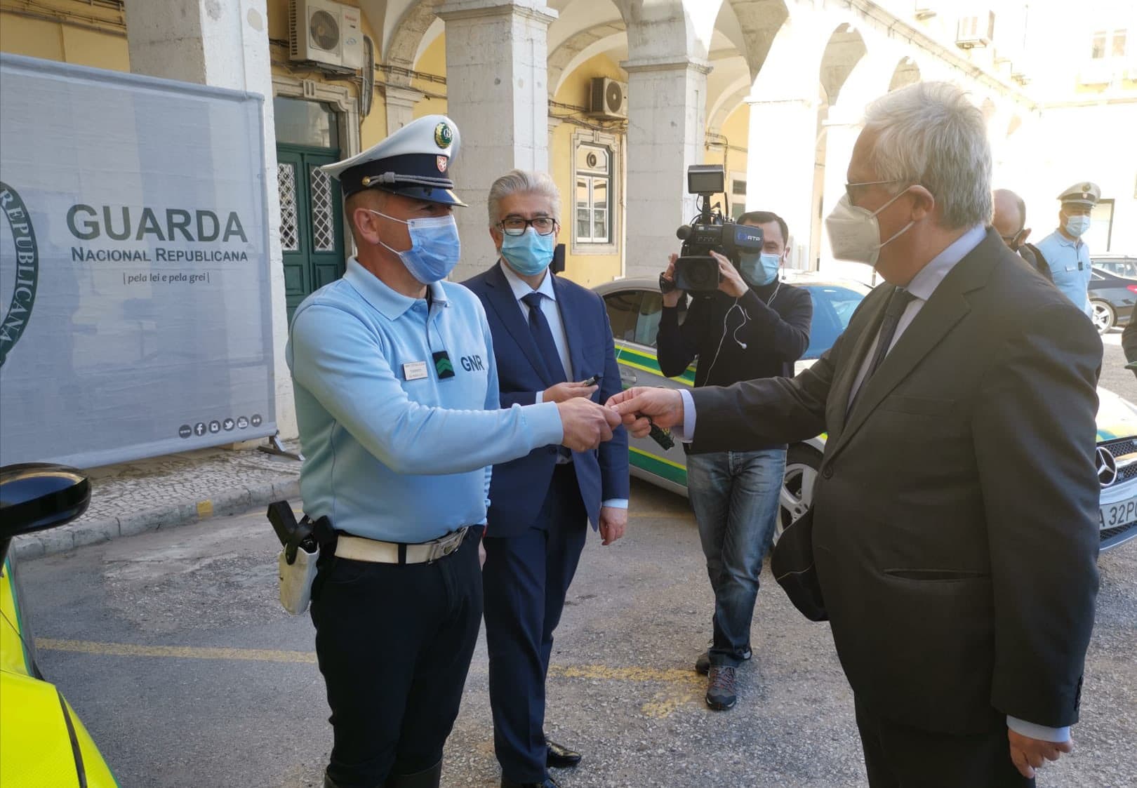 Ministro da Administração Interna, Eduardo Cabrita, entrega chave das viaturas de transporte de órgãos à GNR, Lisboa, 10 março 2021