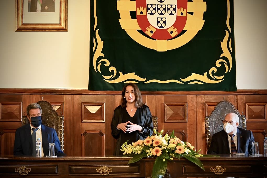 Secretária de Estado da Habitação, Marina Gonçalves, na assinatura de acordos no âmbito do Programa 1º Direito, São Pedro do Sul, 1 junho 2021