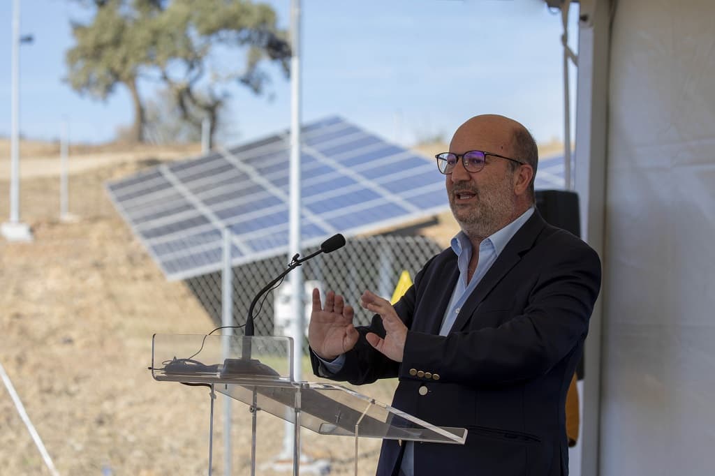 Ministro do Ambiente e da Ação Climática, João Pedro Matos Fernandes, na inauguração da central fotovoltaica Riccardo Totta, Alcoutim, 9 outubro 2021 (Foto: João Bica)