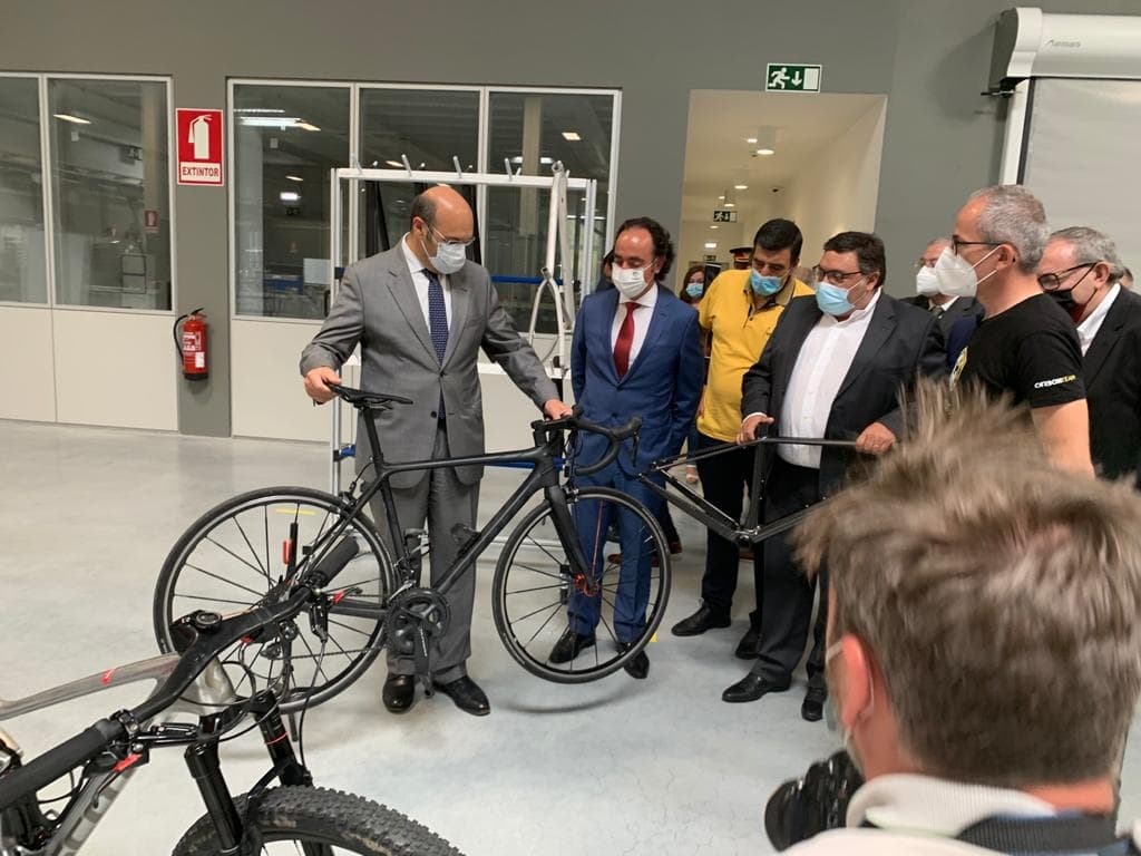 Ministro de Estado, da Economia e da Transição Digital, Pedro Siza Vieira, na visita à empresa Carbon Team, Vouzela, 9 julho 2021