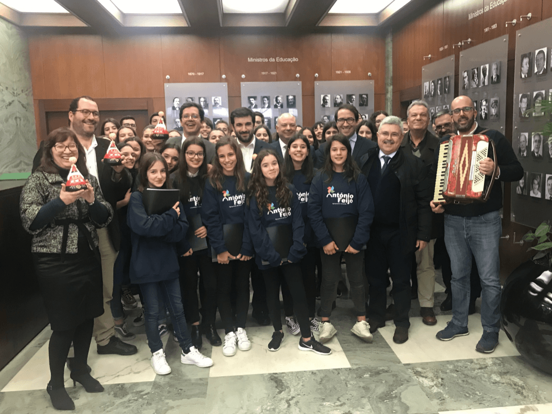 Ministro da Educação, Tiago Brandão Rodrigues, e Secretários de Estado João Costa, Susana Amador e João Paulo Rebelo com os estudantes do Agrupamento de Escolas António Feijó, Lisboa, 9 janeiro 2020