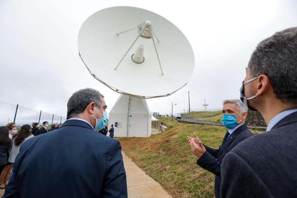 Ministro da Ciência, Tecnologia e Ensino Superior, Manuel Heitor, na inauguração da nova antena de 15mts (SMA2 15mts Terminal) instalada na Estação de Seguimento de Santa Maria, 26 abril 2021