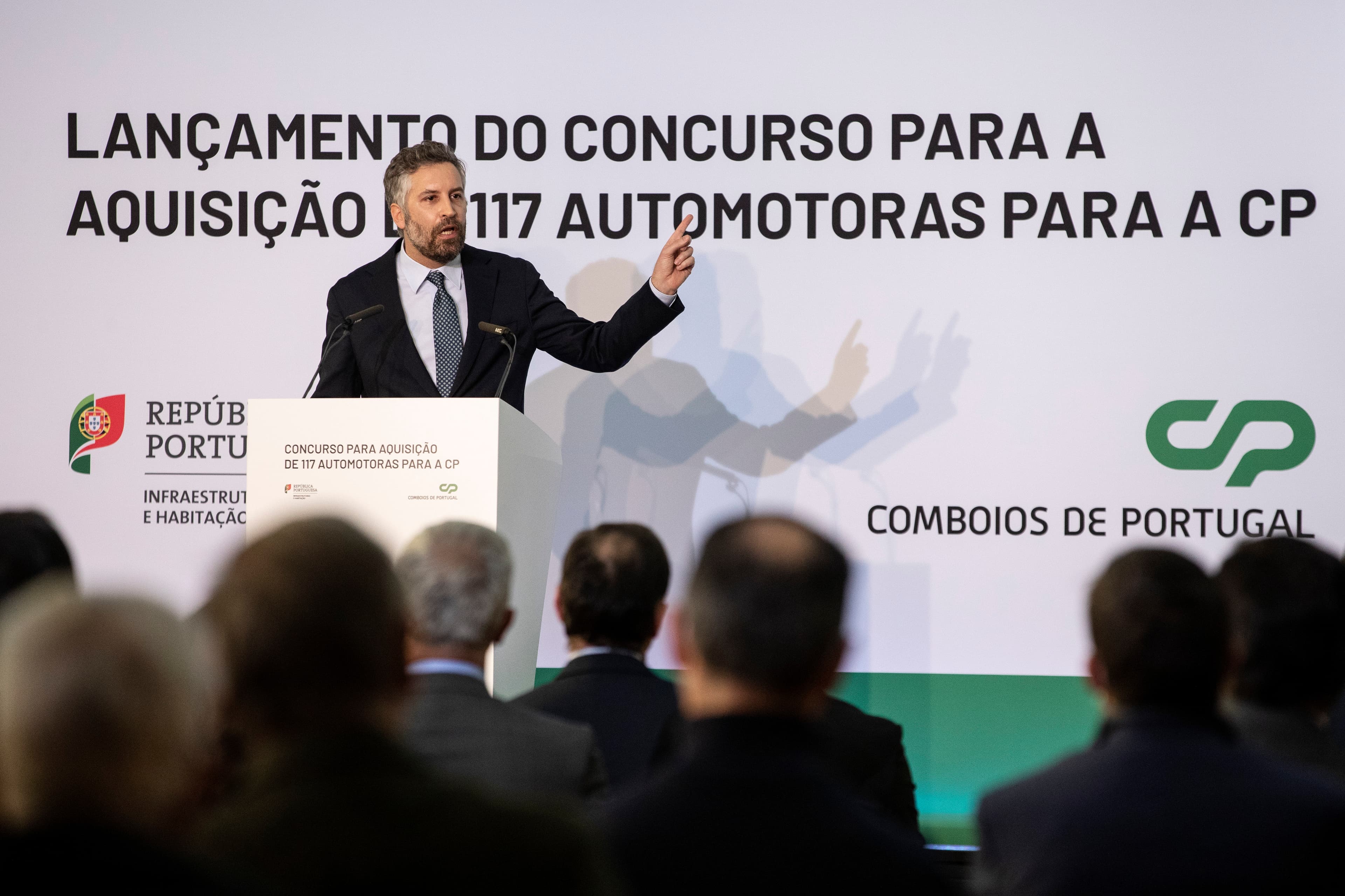 Ministro das Infraestruturas e da Habitação, Pedro Nuno Santos, na cerimónia de lançamento do concurso para a aquisição de 117 Automotoras da CP, Matosinhos, 14 dezembro 2021 (Foto: José Coelho/Lusa)