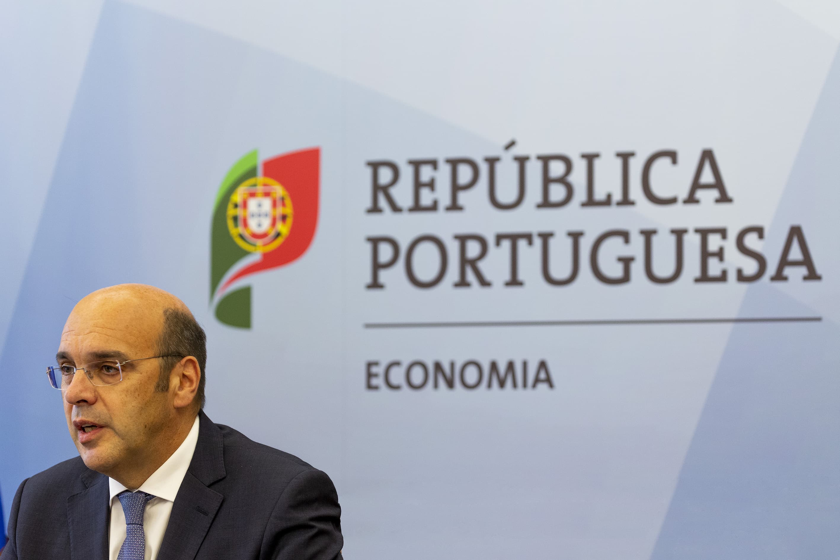 Ministro de Estado, da Economia e da Transição Digital, Pedro Siza Vieira, na conferência de imprensa, Lisboa, 31 março 2020 (Foto: João Bica)