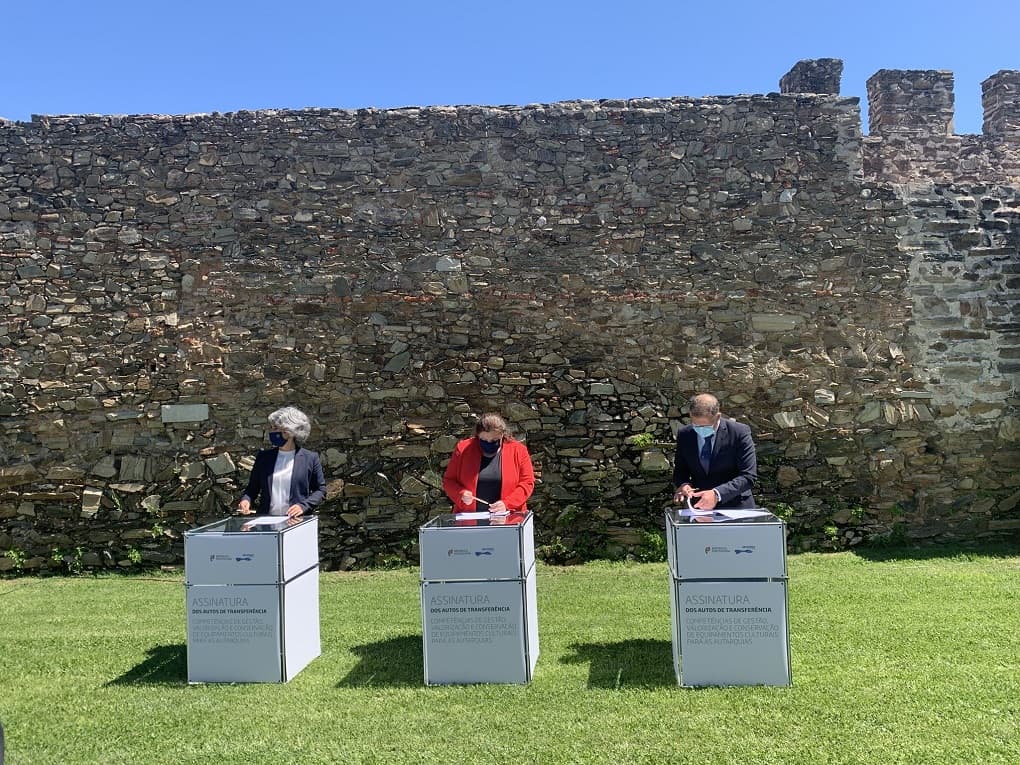 Membros do Governo na assinatura dos autos de transferência de competências de gestão, valorização e conservação de equipamentos culturais para as autarquias, Abrantes, 29 junho 2021 (Foto: João Bica)