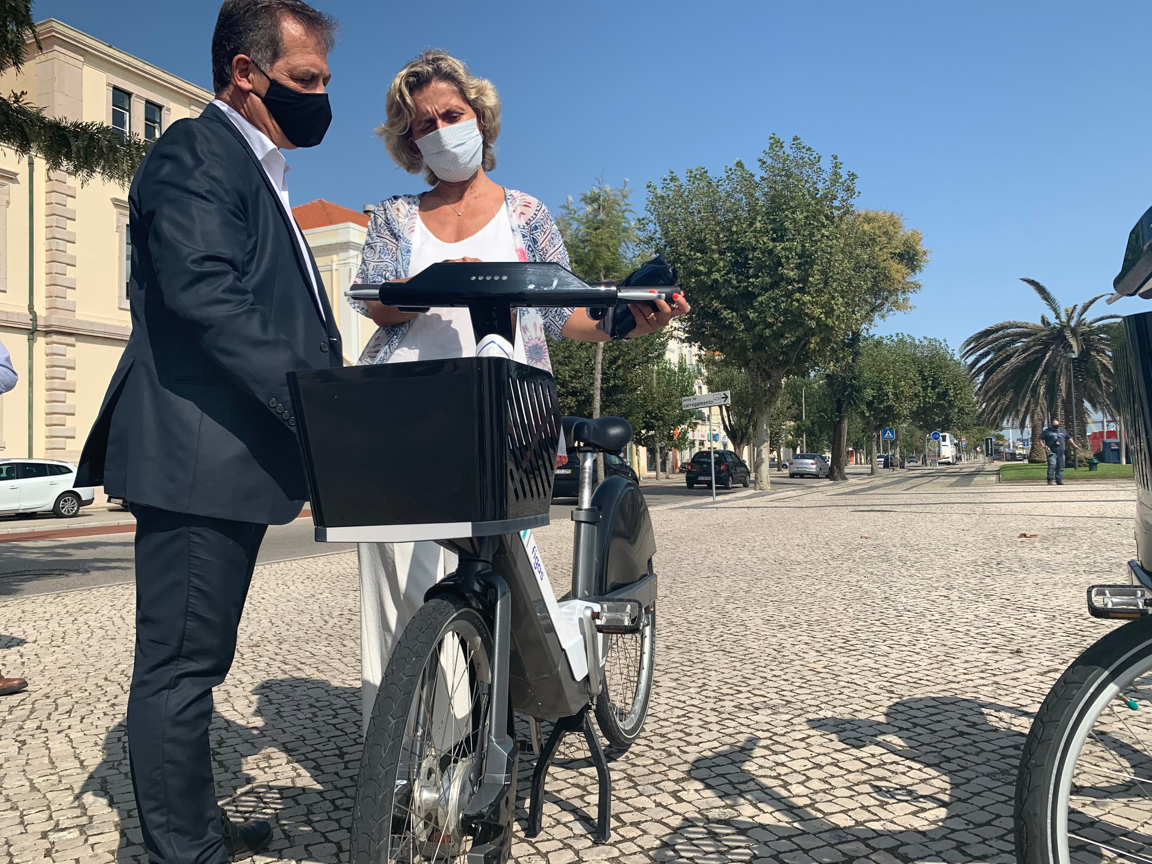 Ministra da Coesão Territorial, Ana Abrunhosa, na inauguração dos primeiros quatro quilómetros da ciclovia entre a estação de caminho-de-ferro da Figueira da Foz e Vila Verde, 22 setembro 2020