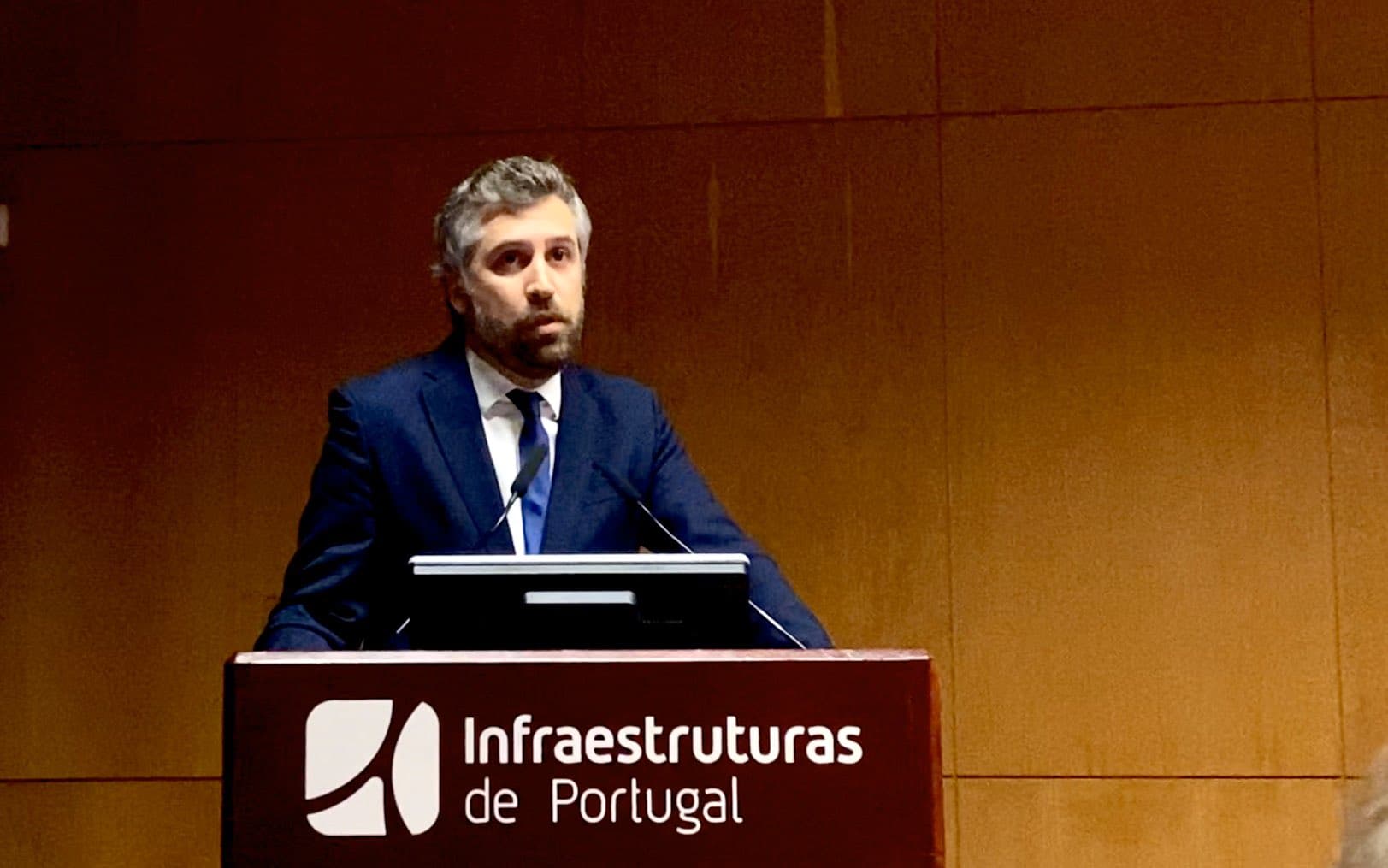 Ministro das Infraestruturas e da Habitação, Pedro Nuno Santos, na abertura de um evento organizado pela PFP – Associação da Plataforma Ferroviária Portuguesa, Almada, 27 novembro 2019