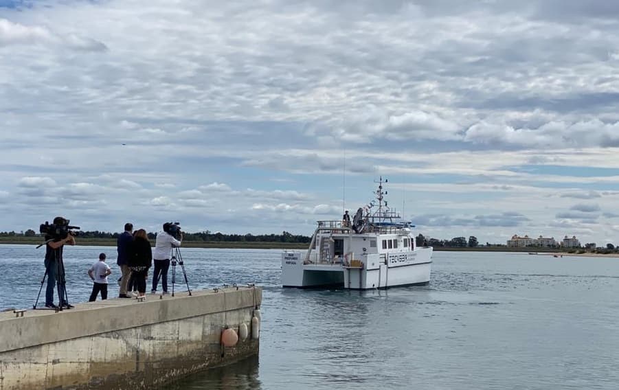 Lançamento ao mar da embarcação Mar Profundo, Vila Real de Santo António, 21 abril 2021