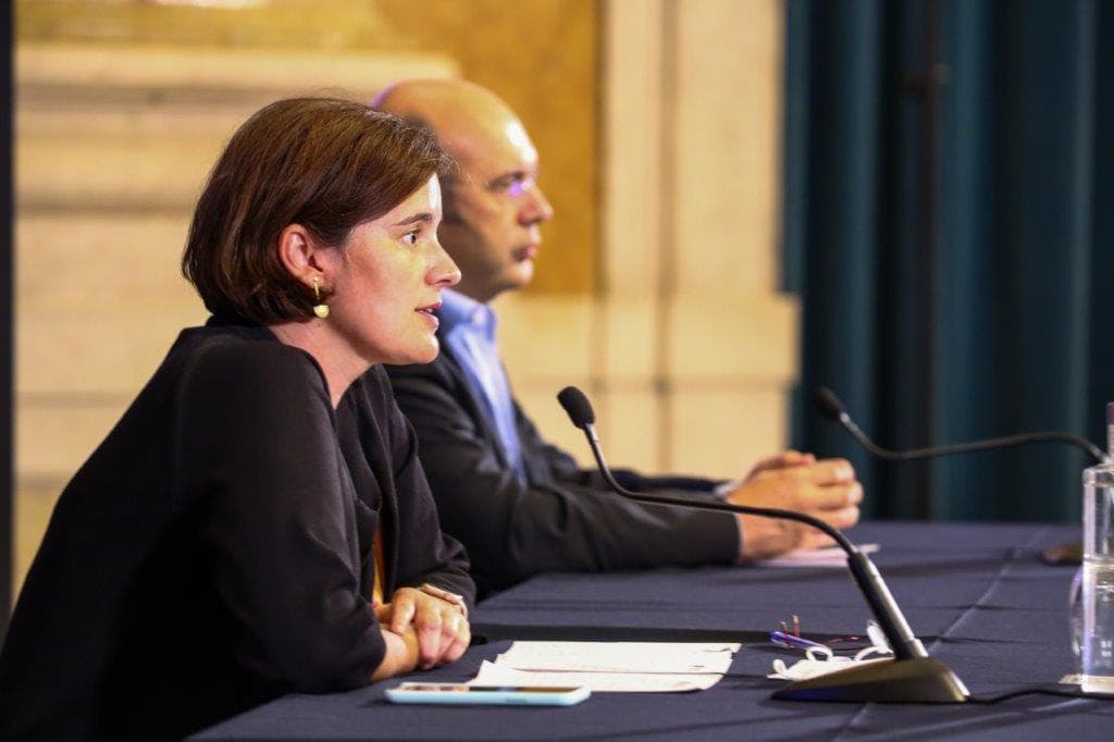 Ministros de Estado e da Presidência, Mariana Vieira da Silva, e de Estado, da Economia e da Transição Digital, Pedro Siza Vieira, na conferência de imprensa do Conselho de Ministros, 13 agosto 2020 (Foto: João Bica)