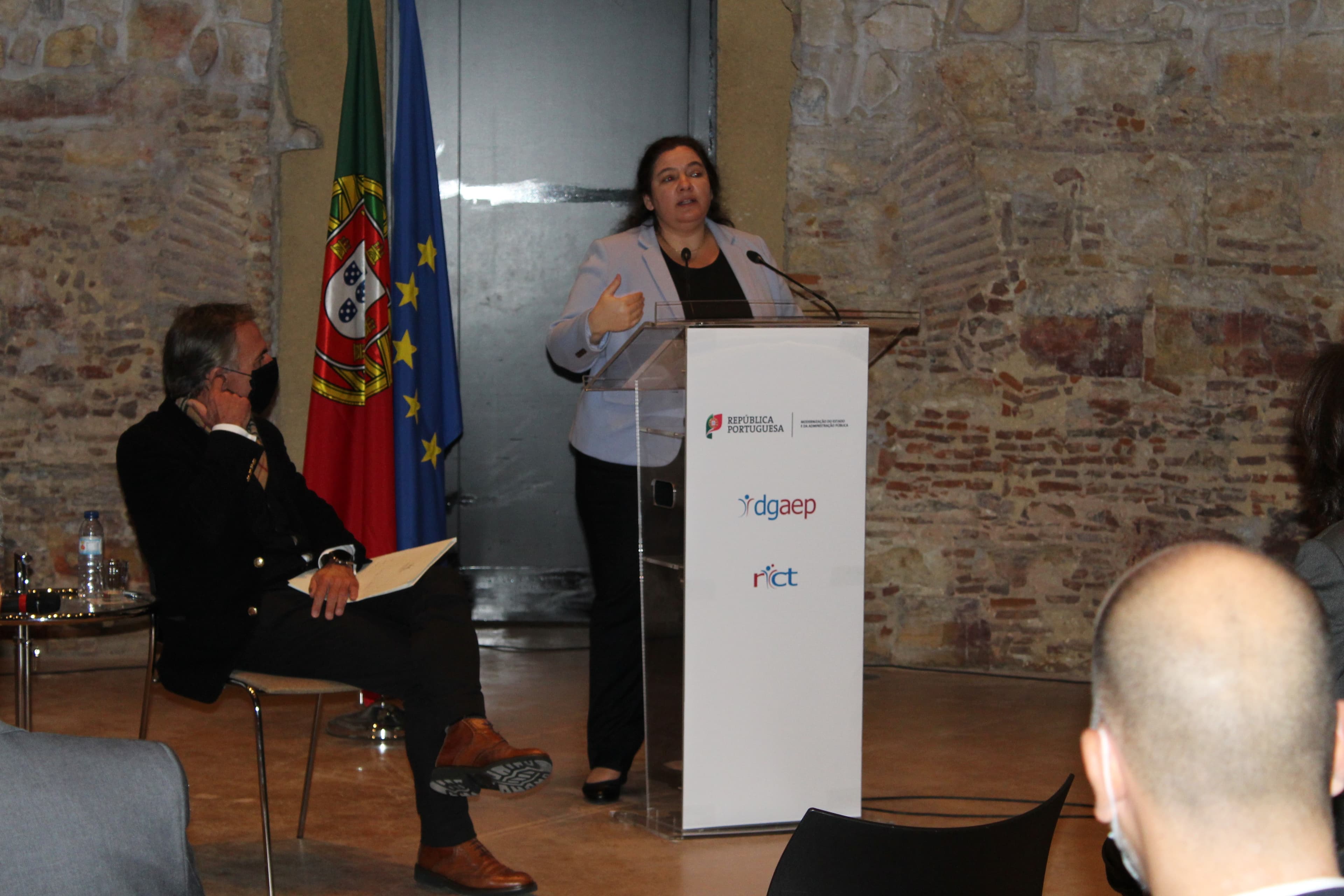 Ministra da Modernização do Estado e da Administração Pública, Alexandra Leitão, no Seminário «10 anos de Contratação Coletiva na Administração Pública», Lisboa, 4 dezembro 2020