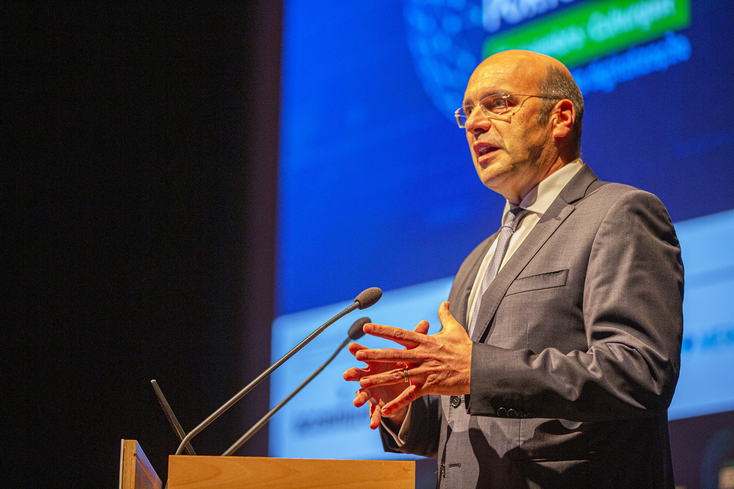 Ministro de Estado, da Economia e da Transição Digital, Pedro Siza Vieira, durante a intervenção no terceiro congresso dos Gestores Portugueses, Lisboa, 19 novembro (Foto: João Bica)