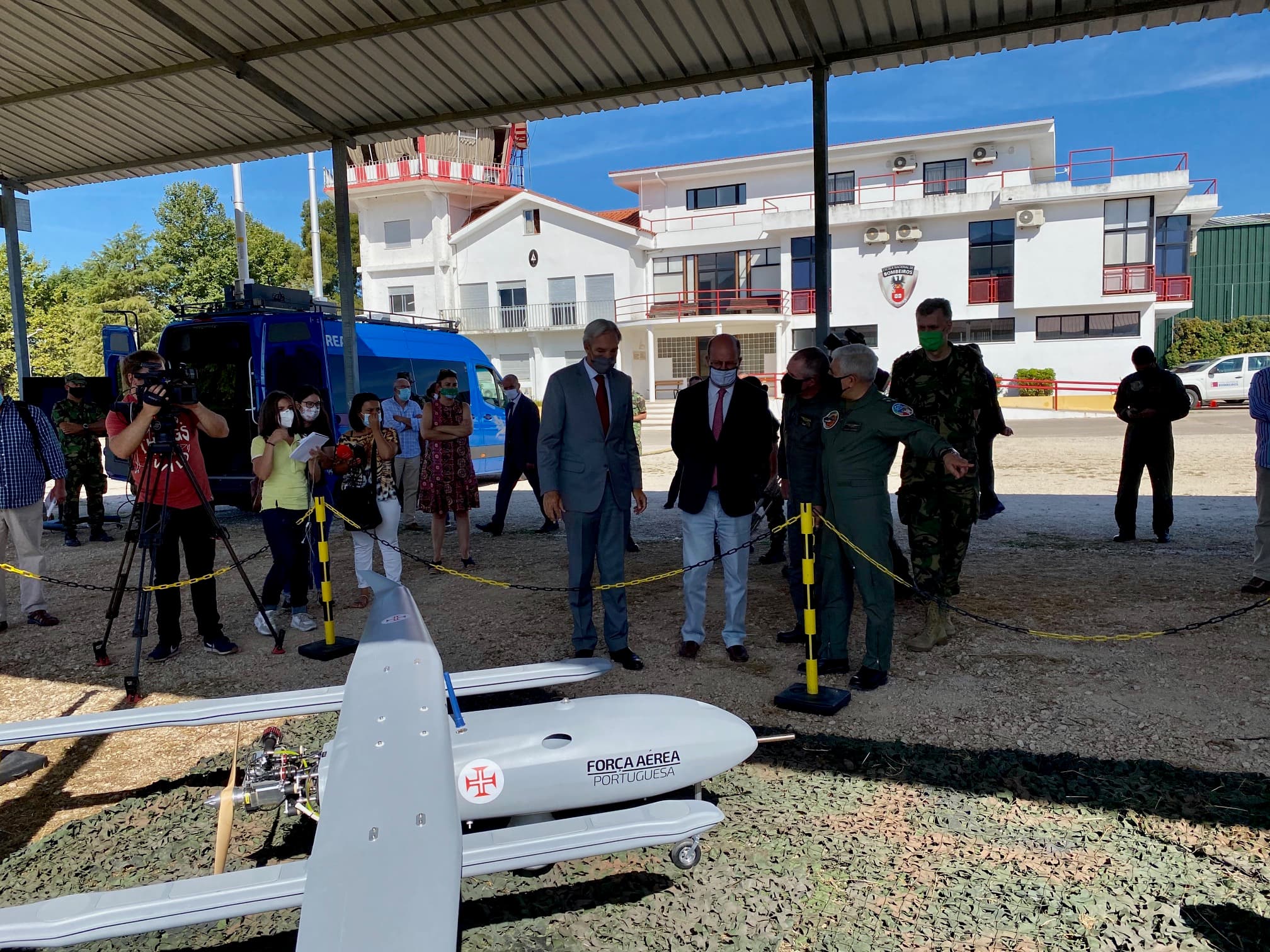 Ministros da Defesa Nacional, João Gomes Cravinho, do Ambiente e Ação Climática, Matos Fernandes, e Secretária de Estado Patrícia Gaspar, na apresentação dos drones de vigilância florestal, Lousã, 4 agosto 2020 (Foto: João Bica)