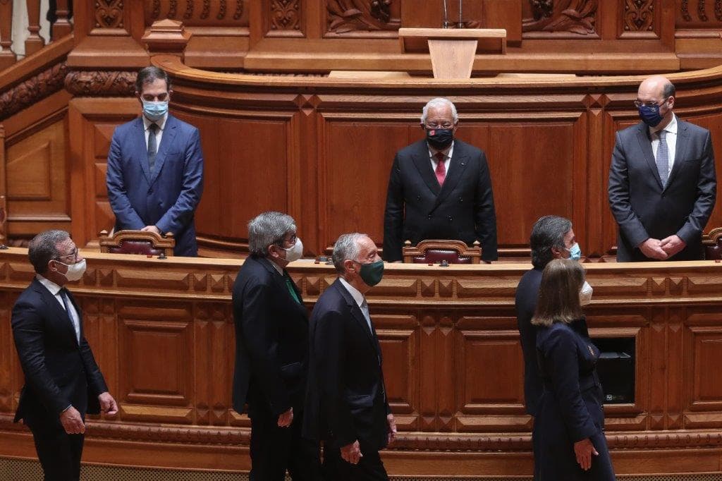 Primeiro-Ministro António Costa, membros do Governo e Presidente da Assembleia da República, Ferro Rodrigues, na cerimónia de pose do Presidente da República, Marcelo Rebelo de Sousa, Assembleia da República, 9 março 2021 (foto: Mário Cruz/Lusa)