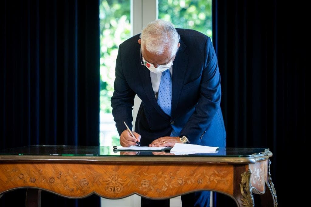 Primeiro-Ministro António Costa assina carta que formaliza a recandidatura de António Guterres a Secretário-Geral das Nações Unidas, Lisboa, 24 fevereiro 2021 (foto: José Sena Goulão/Lusa)