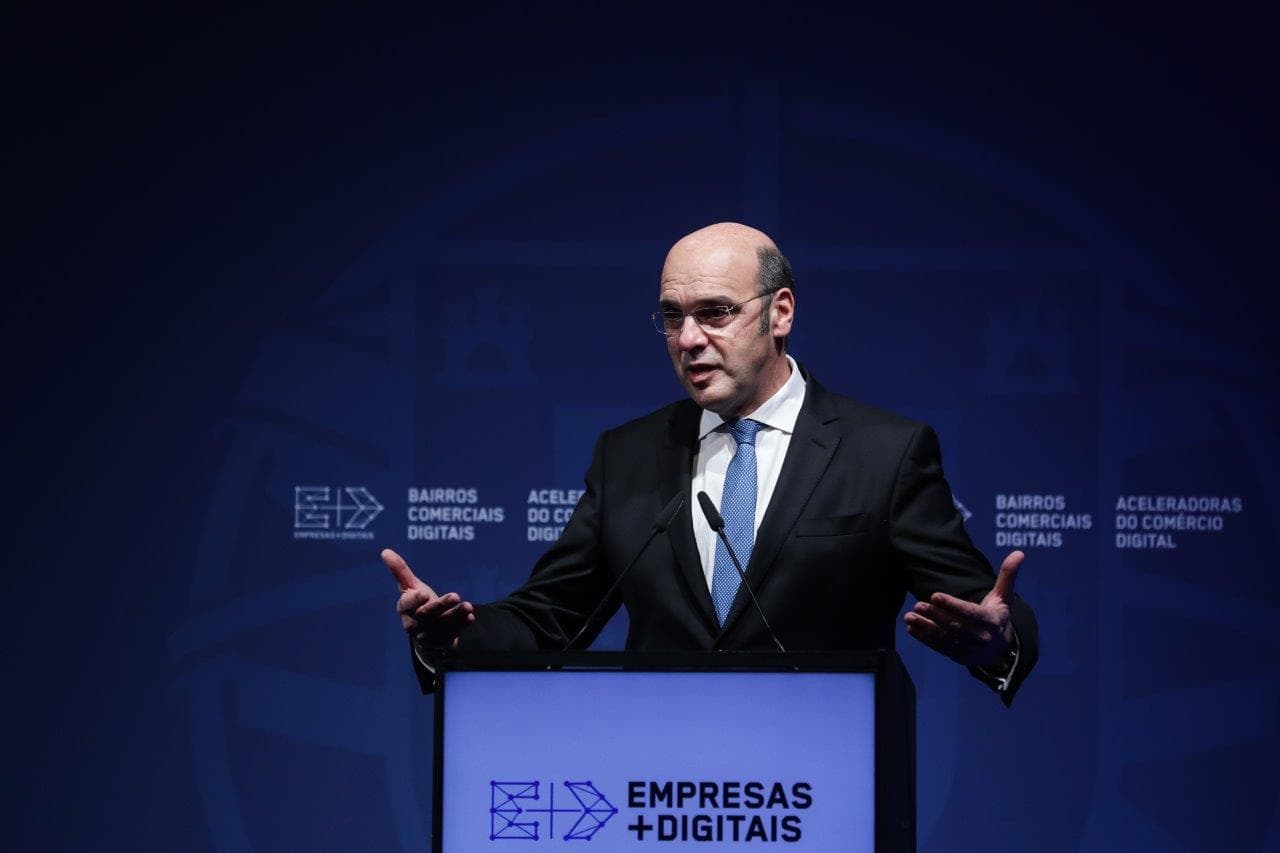Ministro de Estado, da Economia e da Transição Digital, Pedro Siza Vieira, apresenta os apoios do PRR para a Transição Digital no Comércio e Serviços, Lisboa, 16 dezembro 2021 (foto: Tiago Petinga/Lusa)