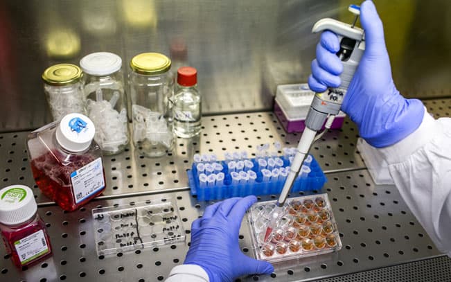 Reforço de reserva de medicamentos e equipamentos médicos