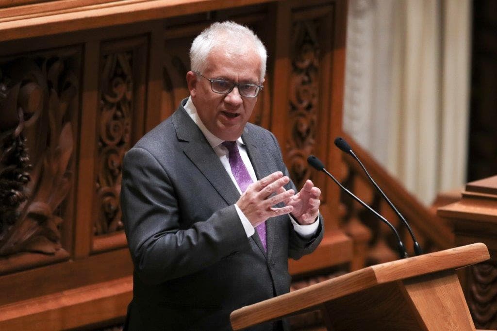 Ministro da Administração Interna, Eduardo Cabrita, no encerramento do debate sobre o estado de emergência, Assembleia da República, 6 novembro 2020 (Foto: Manuel de Almeida/Lusa)