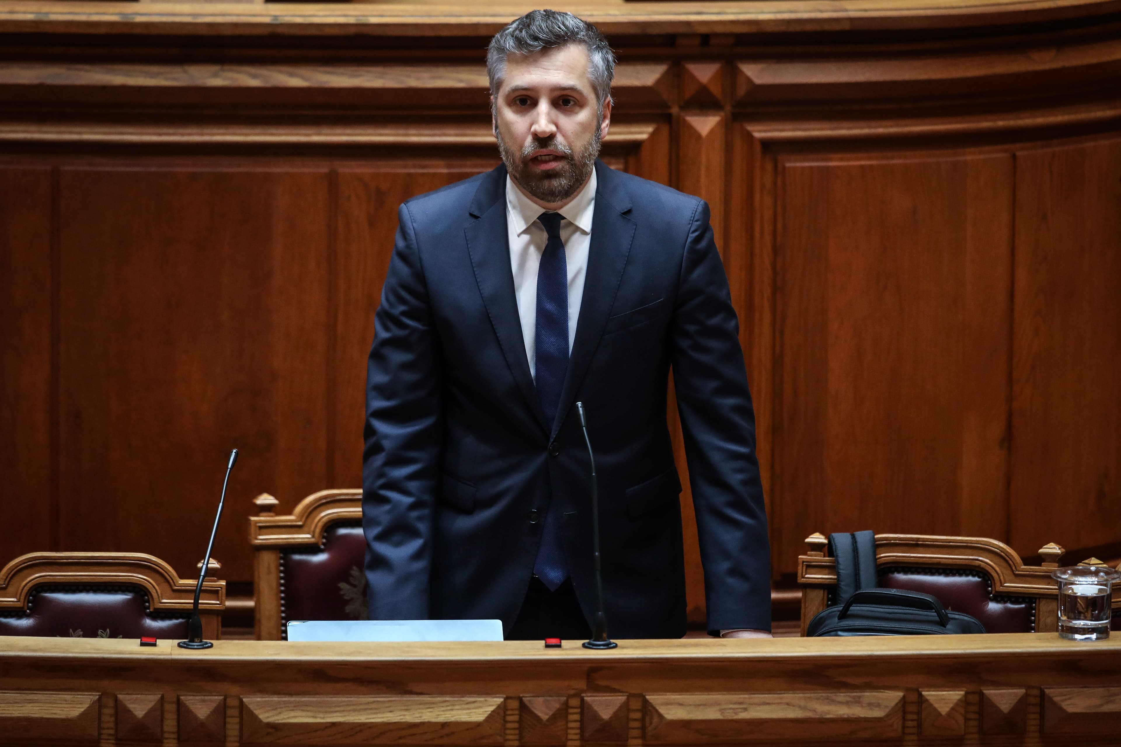 Ministro das Infraestruturas e da Habitação, Pedro Nuno Santos, no debate sobre renovação de autorização do estado de emergência, Lisboa, 02 abril 2020. (Foto: André Kosters/LUSA)