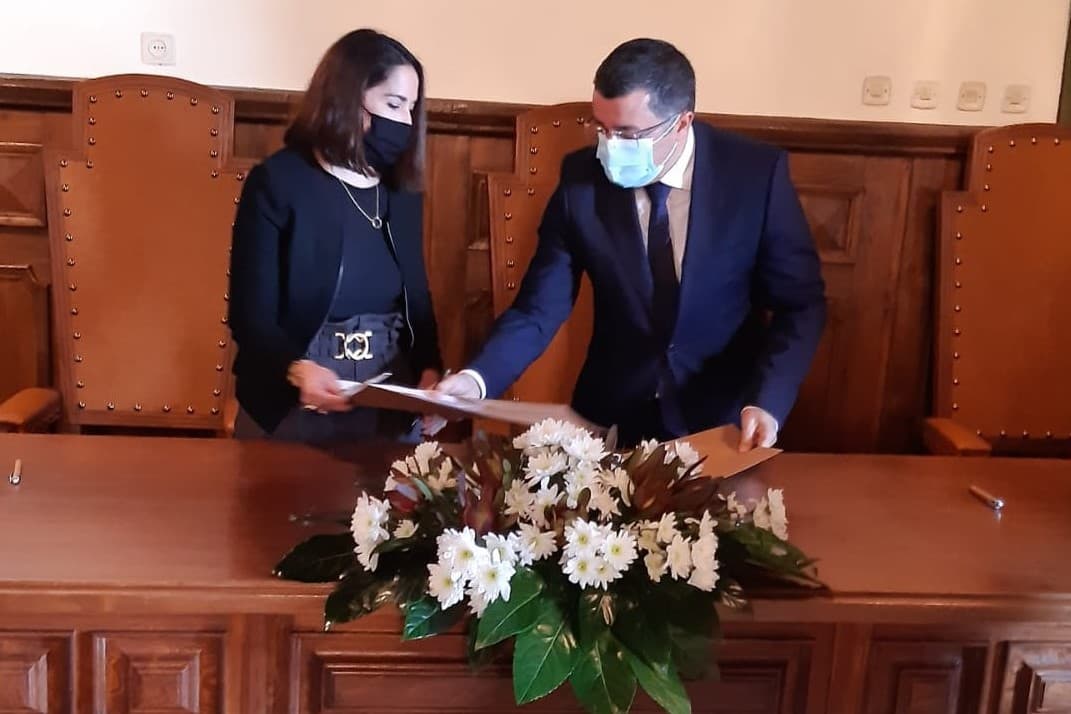 Secretária de Estado da Habitação, Marina Gonçalves, e pelo Secretário de Estado da Descentralização e da Administração Local, Jorge Botelho, na homologação da Estratégia Local de Habitação de Alijó, 6 janeiro 2021