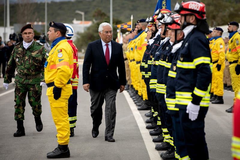 Primeiro-Ministro António Costa e Ministro da Administração Interna, Eduardo Cabrita, nas cerimónias do Dia da Proteção Civil, Loulé, 29 fevereiro 2020 (foto: Paulo Vaz Henriques)