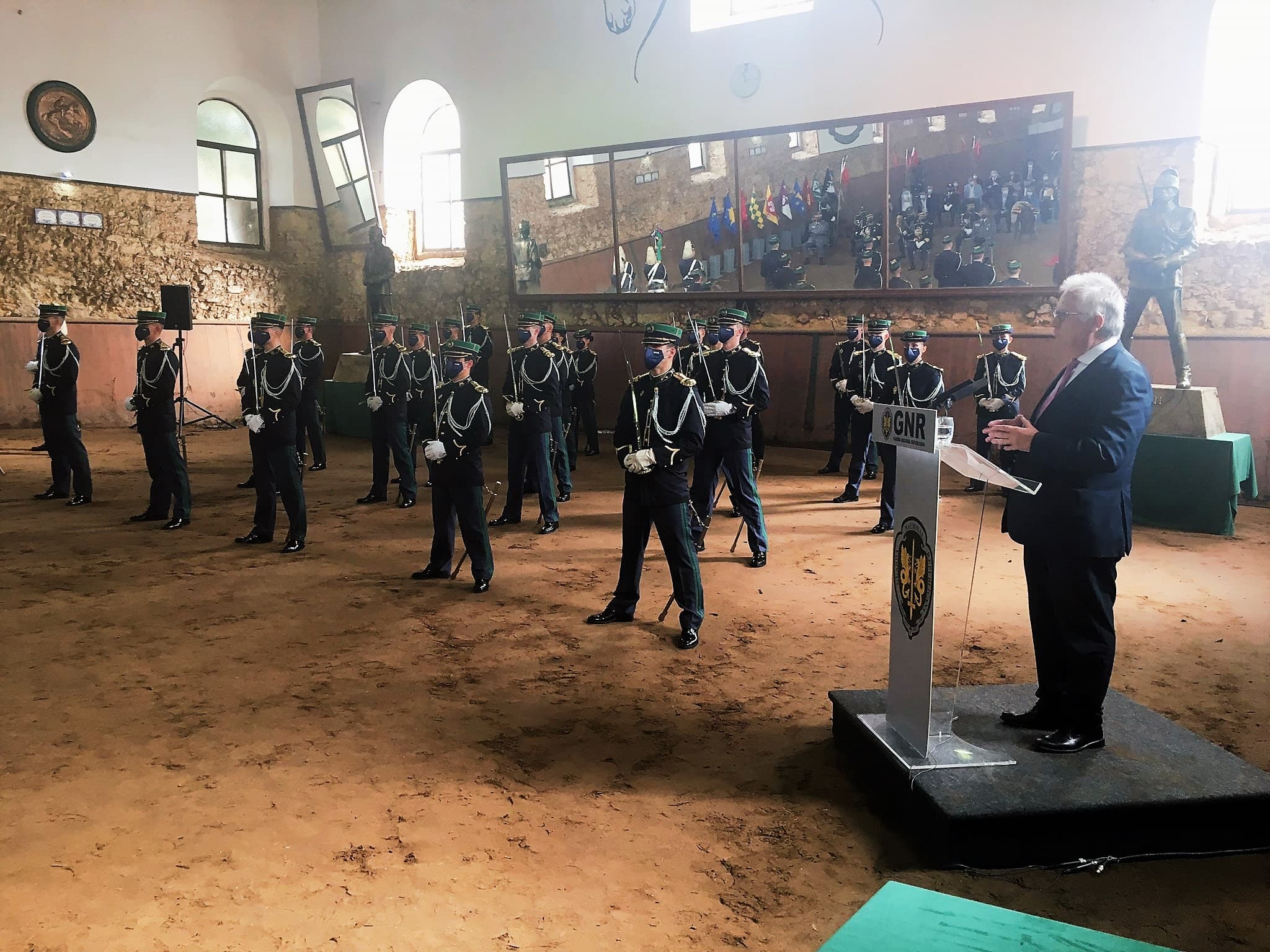 Ministro da Administração Interna, Eduardo Cabrita, na cerimónia de entrega das espadas aos novos oficiais da GNR, Lisboa, 2 outubro 2020