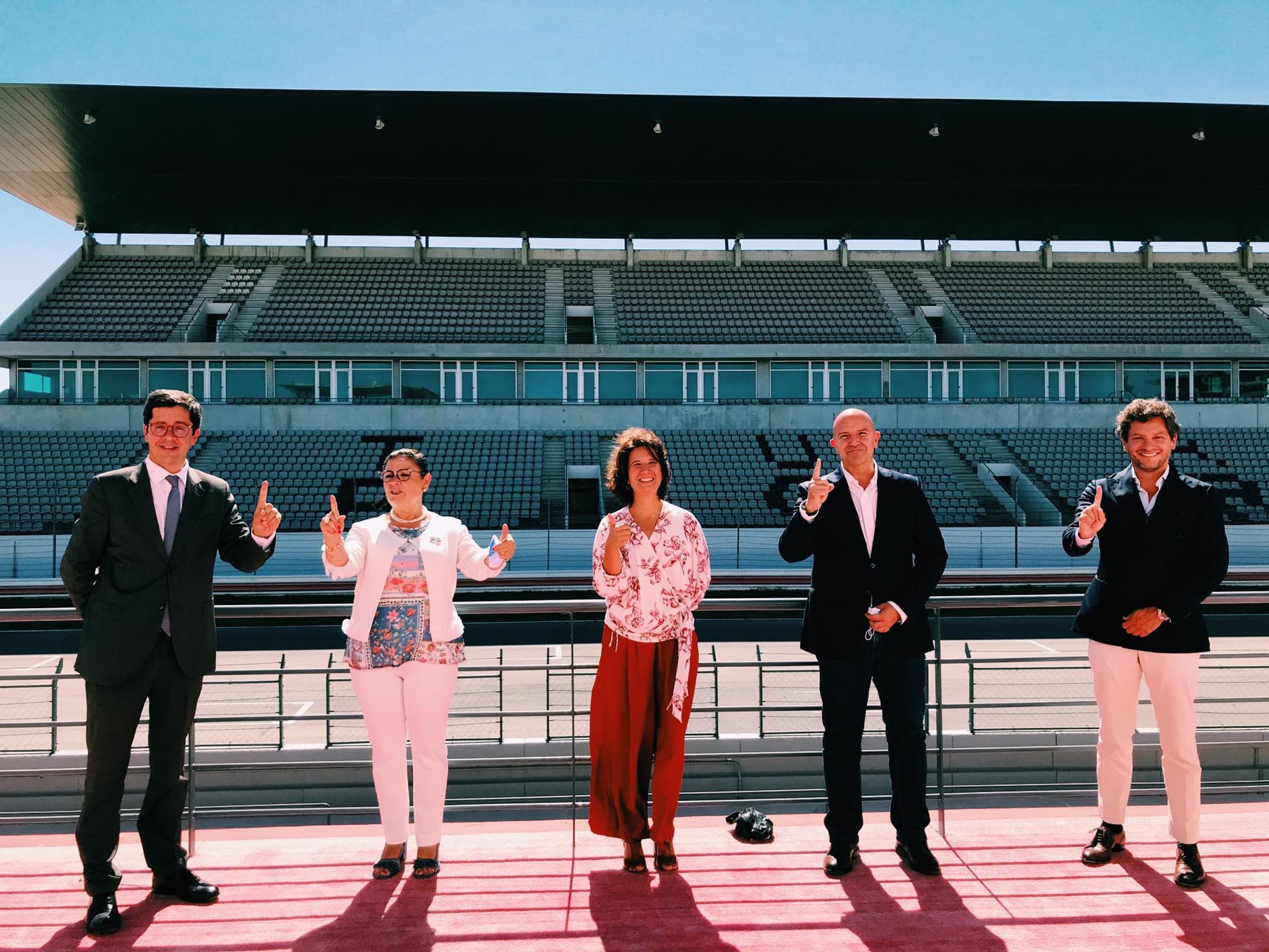Secretária de Estado do Turismo, Rita Marques, e Secretário de Estado da Juventude e do Desporto, João Paulo Rebelo, após o anúncio da confirmação do Grande Prémio de Portugal de Fórmula 1 para 23-25 de outubro, Portimão, 24 julho 2020