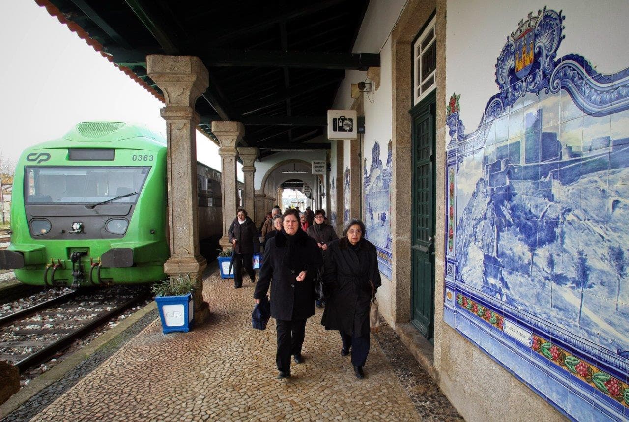 Transporte público - comboio (foto: Lusa)