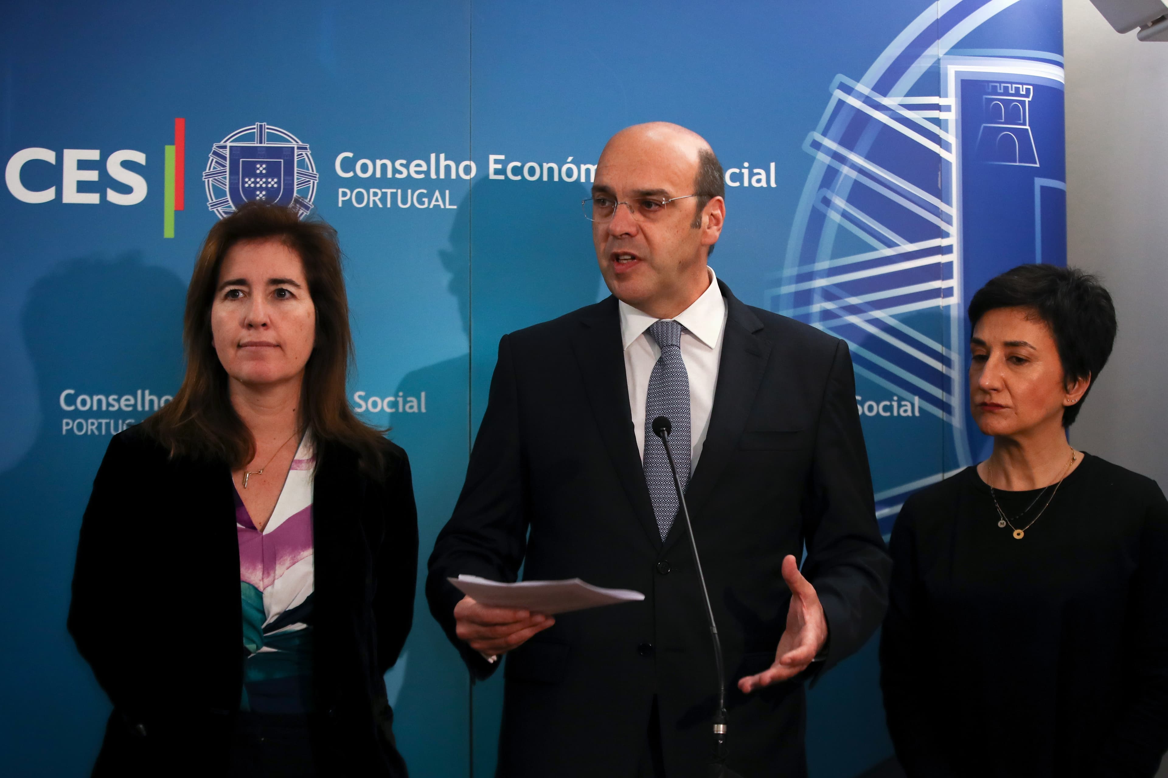 Ministros de Estado, da Economia e da Transição Digital, do Trabalho, Solidariedade e Segurança Social e da Agricultura no final da reunião de Concertação Social, Lisboa, 9 março 2020 (Foto: Manuel de Almeida/Lusa)