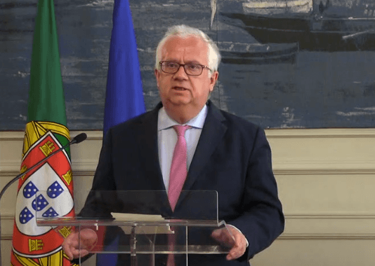 Ministro da Administração Interna, Eduardo Cabrita, na conferência de imprensa após a reunião da Estrutura de Monitorização da Situação de Calamidade, Lisboa, 5 junho 2020