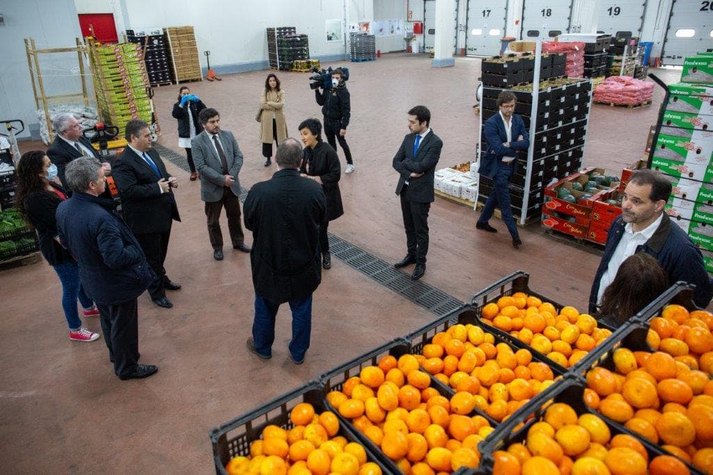 Ministra da Agricultura, Maria do Céu Antunes, visita mercado abastecedor da região de Lisboa, Loures, 8 abril 2020 (Foto: João Bica)