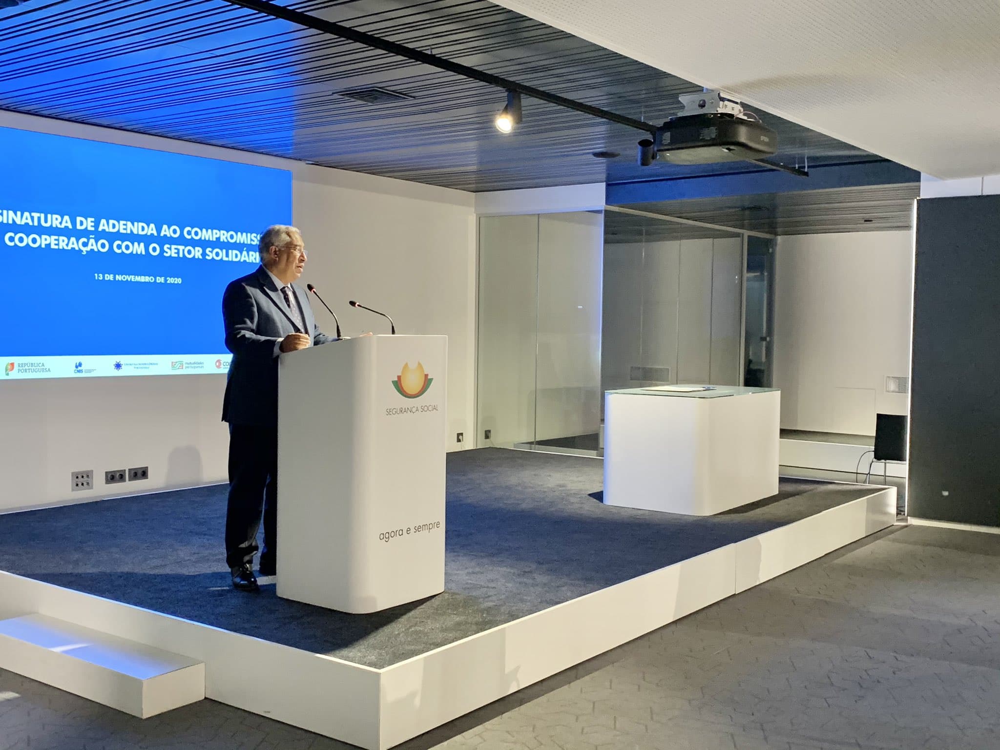 Primeiro-Ministro António Costa na sessão de assinatura de adenda ao compromisso com as entidades do setor social e solidário a propósito das altas sociais, Lisboa, 13 novembro 2020