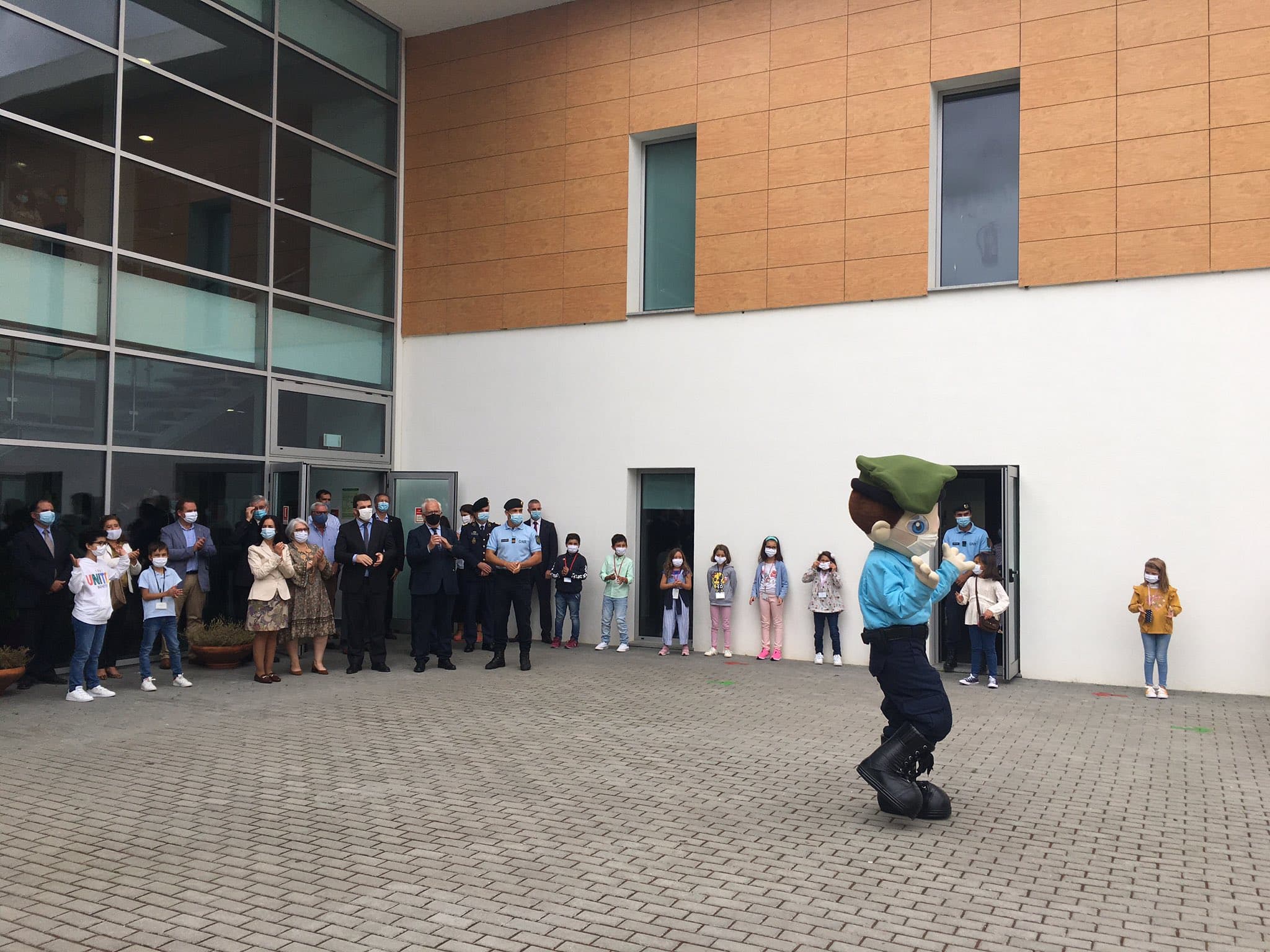 Ministros da Administração Interna e da Educação durante uma ação de sensibilização da Guarda Nacional Republicana numa escola em Arronches, Portalegre, 23 setembro 2020