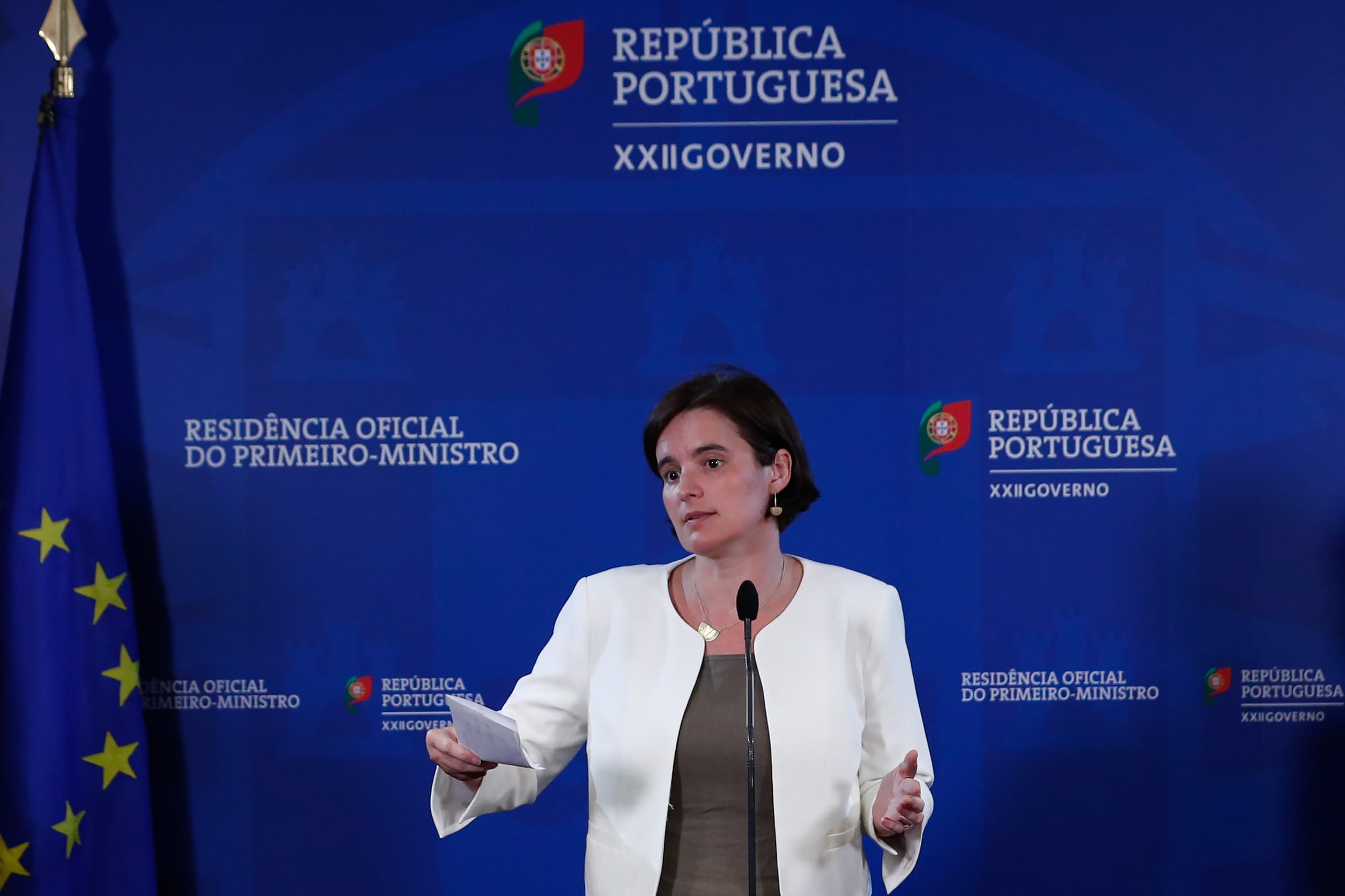Ministra de Estado e da Presidência, Mariana Vieira da Silva, na conferência de imprensa após a reunião com os autarcas de Lisboa, Sintra, Amadora, Loures e Odivelas, 13 julho 2020 (Foto: António Cotrim/Lusa)