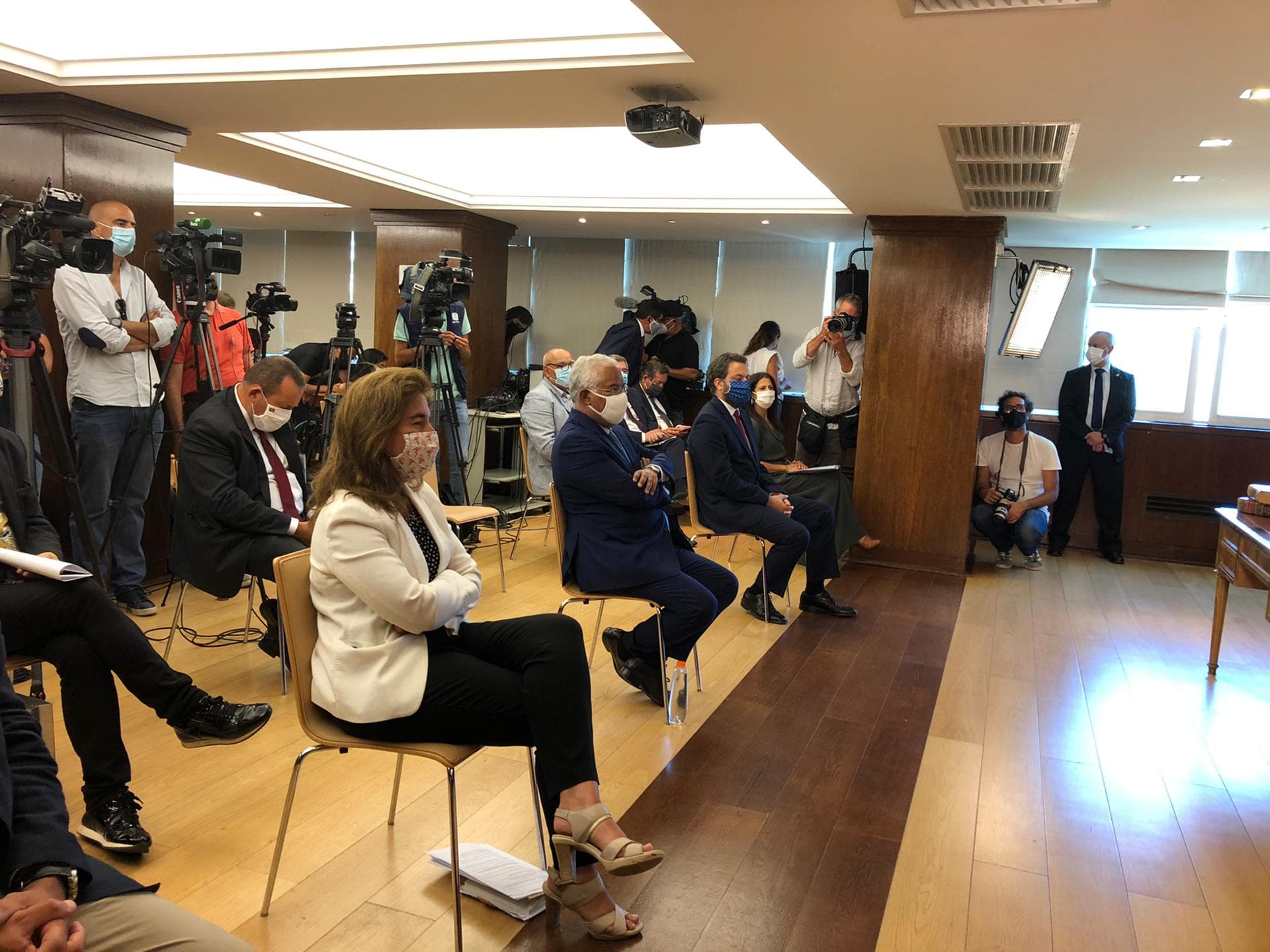 Primeiro-Ministro António Costa e Ministra do Trabalho, Solidariedade e Segurança Social, Ana Mendes Godinho, na cerimónia de assinatura de declaração de compromisso de parceria para Reforço Excecional dos Serviços Sociais e de Saúde, 19 agosto 2020
