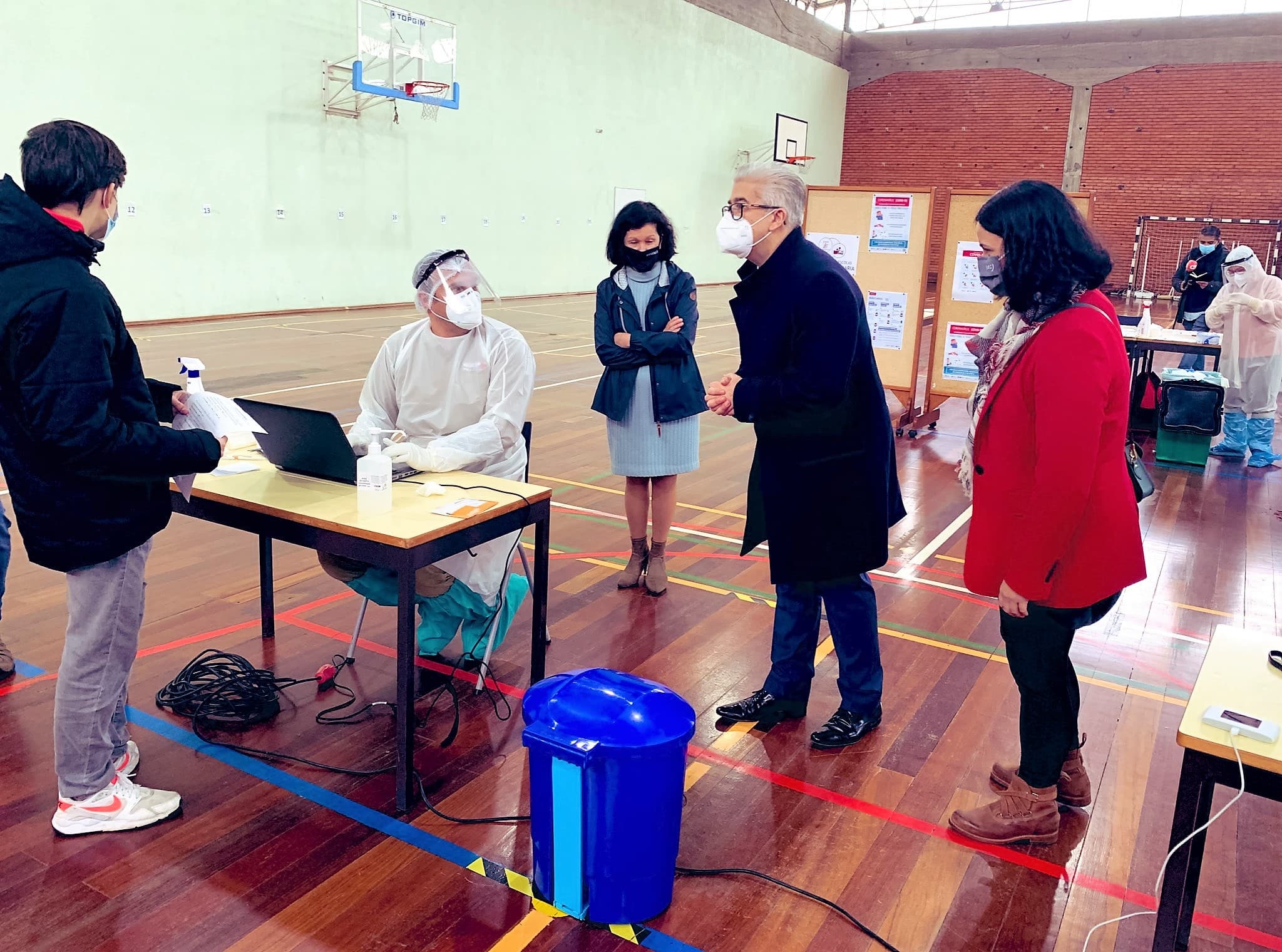 Secretária de Estado da Educação, Inês Ramires, e Secretário de Estado Adjunto e da Saúde, António Lacerda Sales, no arranque da testagem à Covid-19 em escolas, Tomar, 20 janeiro 2021
