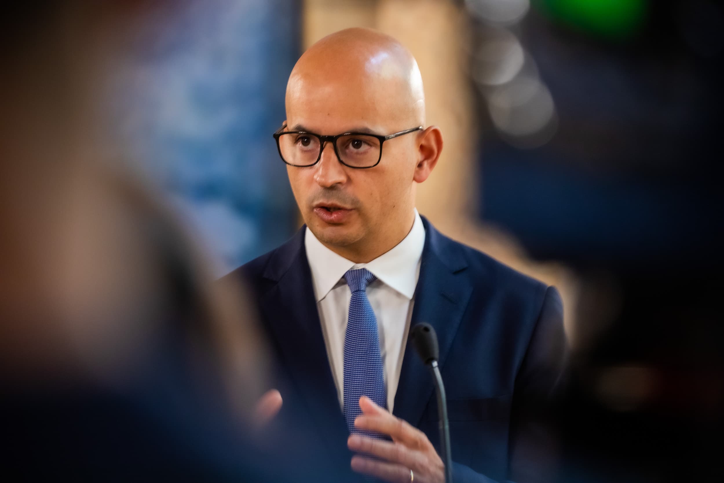 Ministro de Estado e das Finanças, João Leão, na declaração aos jornalistas na Assembleia da República, Lisboa, 22 outubro 2021 (Foto: João Bica)