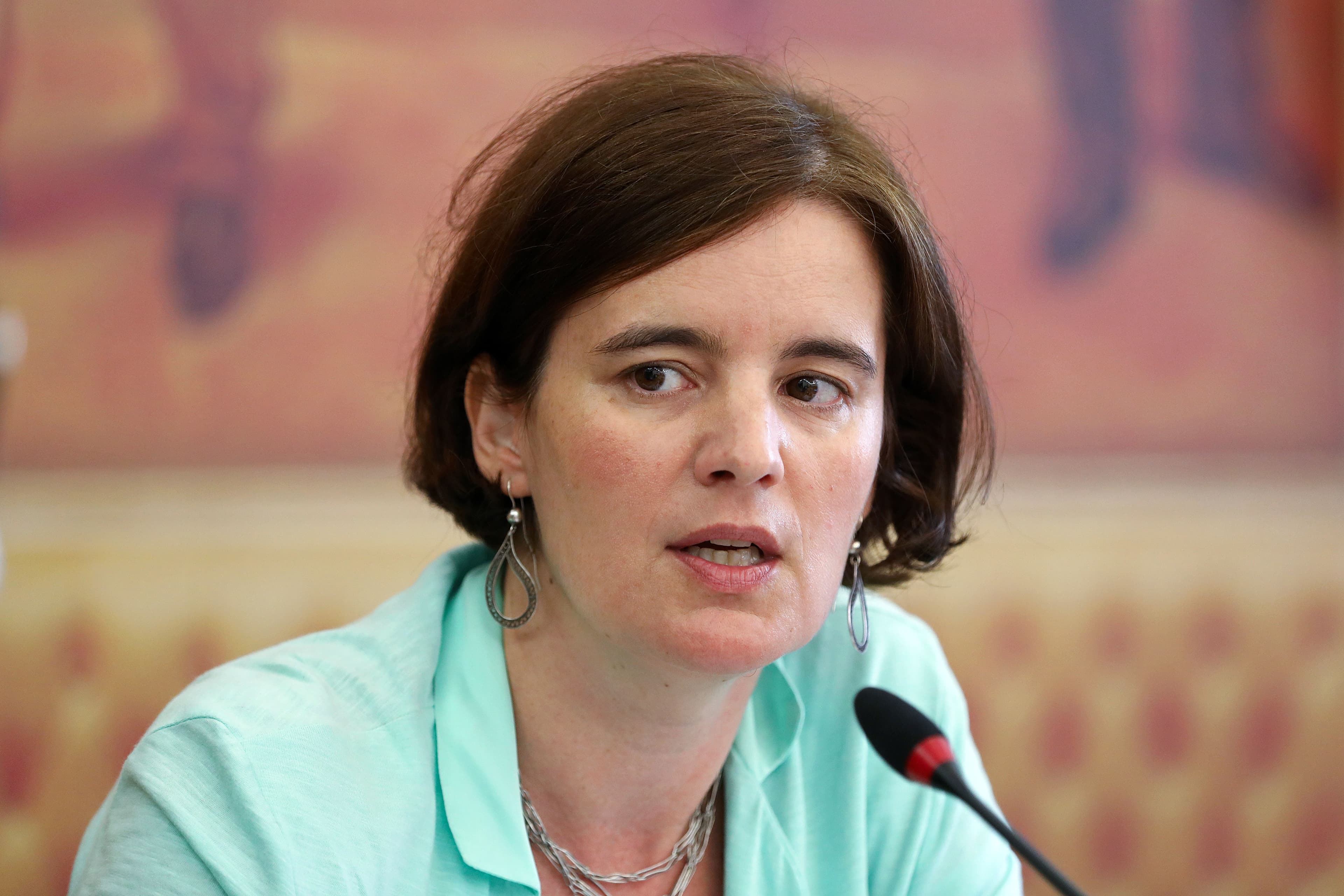 Ministra de Estado e da Presidência, Mariana Vieira da Silva, na Comissão de Assuntos Constitucionais, Direitos, Liberdades e Garantias, Lisboa, 01 julho 2020. (Foto: António Pedro Santos/Lusa)