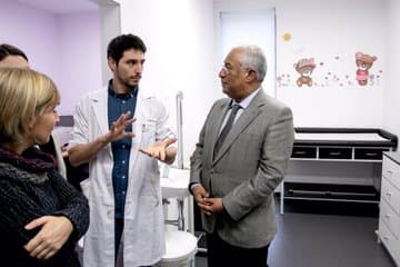 Primeiro-Ministro António Costa e Ministra da Saúde, Marte Temido, na inauguração da Unidade de Saúde Familiar de Ramalde, Porto, 10 fevereiro 2020 (foto: Paulo Vaz Henriques)